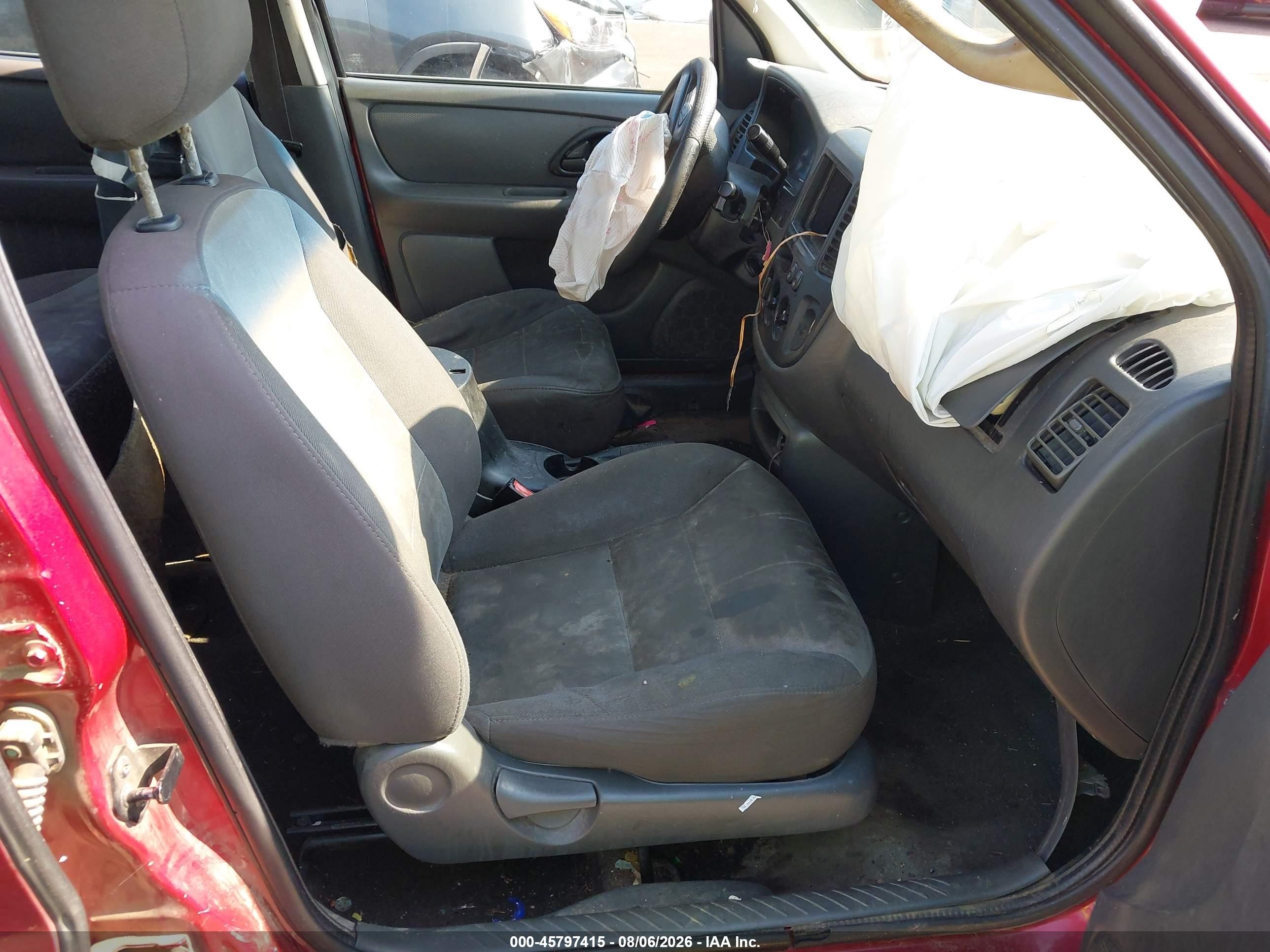 2004 Ford Escape Xls Burgundy vin: 1FMYU021X4KA97064