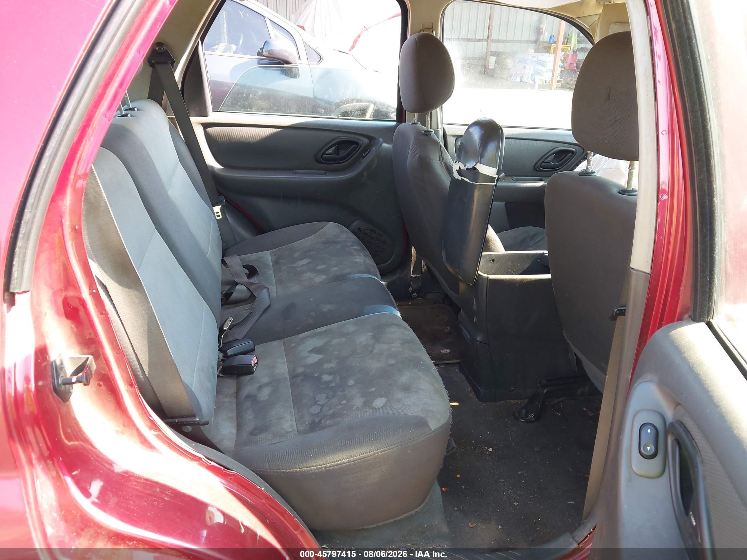 2004 Ford Escape Xls Burgundy vin: 1FMYU021X4KA97064