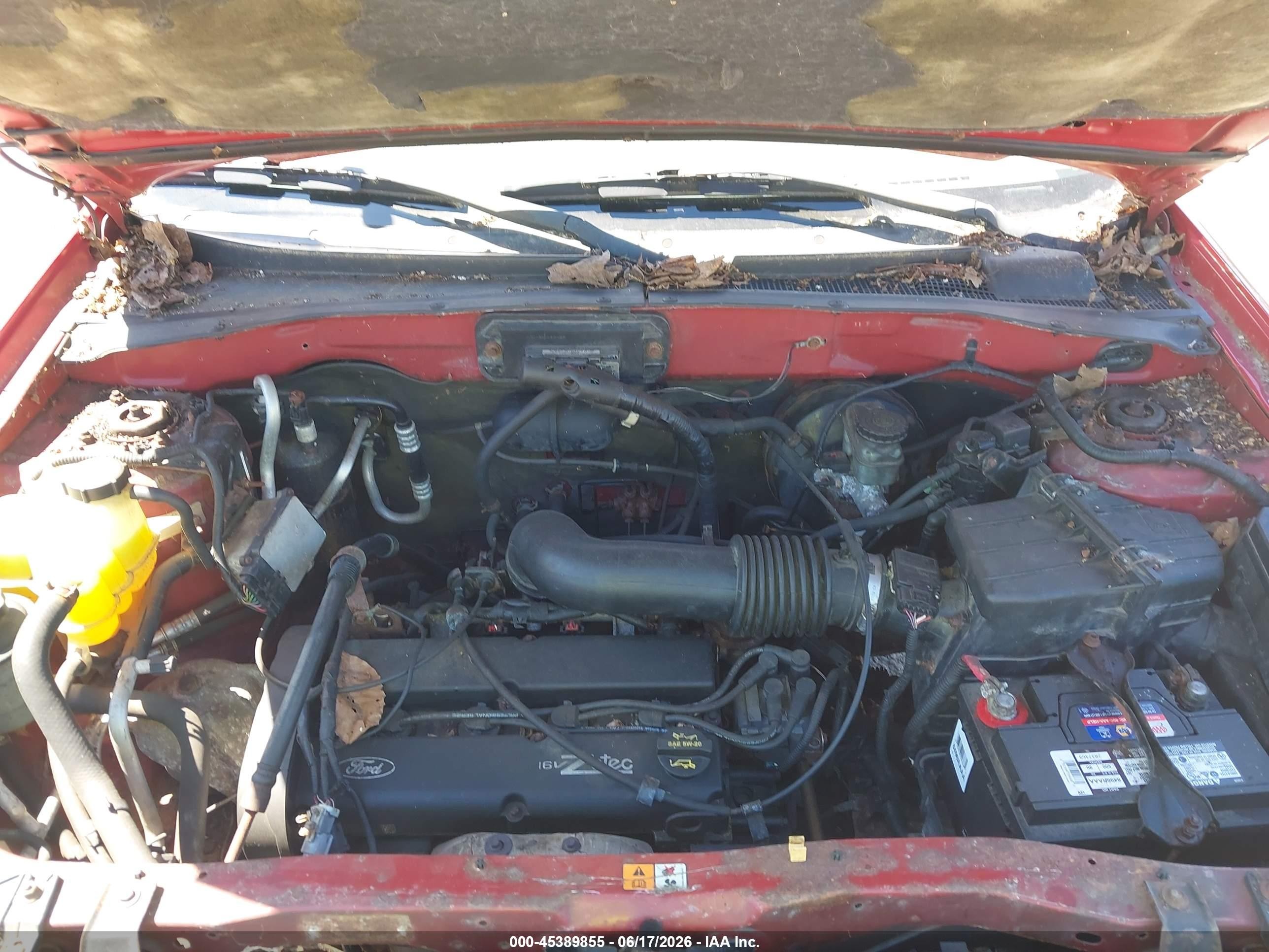2002 Ford Escape Xls Red vin: 1FMYU02B32KB30282