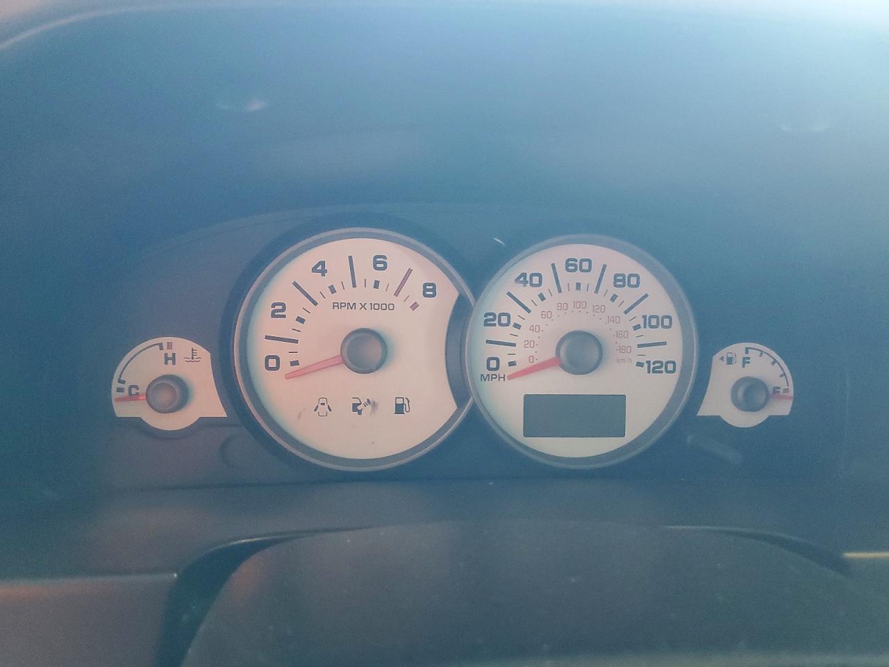 2006 Ford Escape Xls White vin: 1FMYU02Z26KA87007