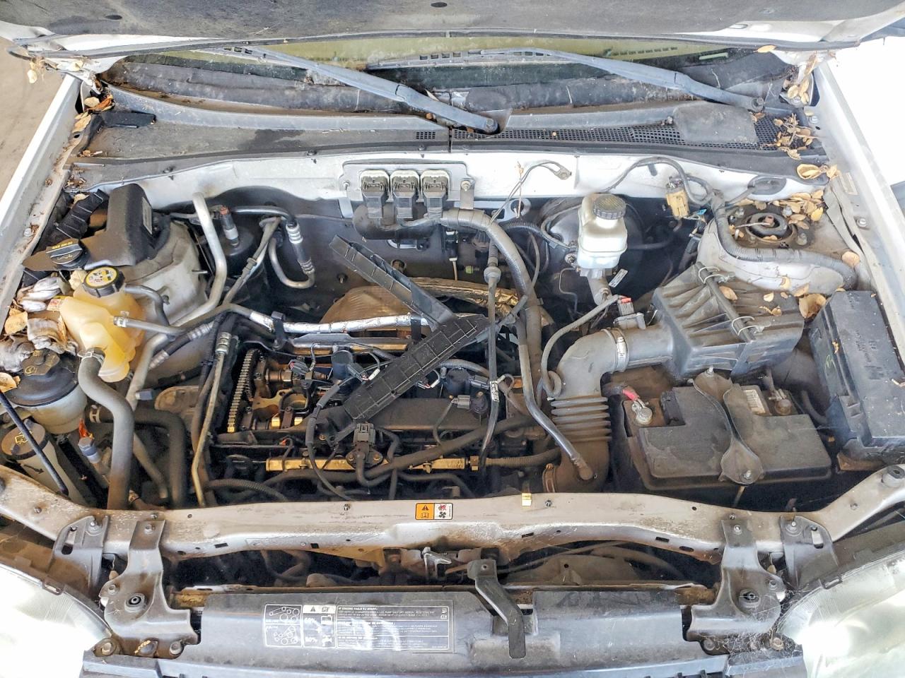 2006 Ford Escape Xls White vin: 1FMYU02Z26KA87007