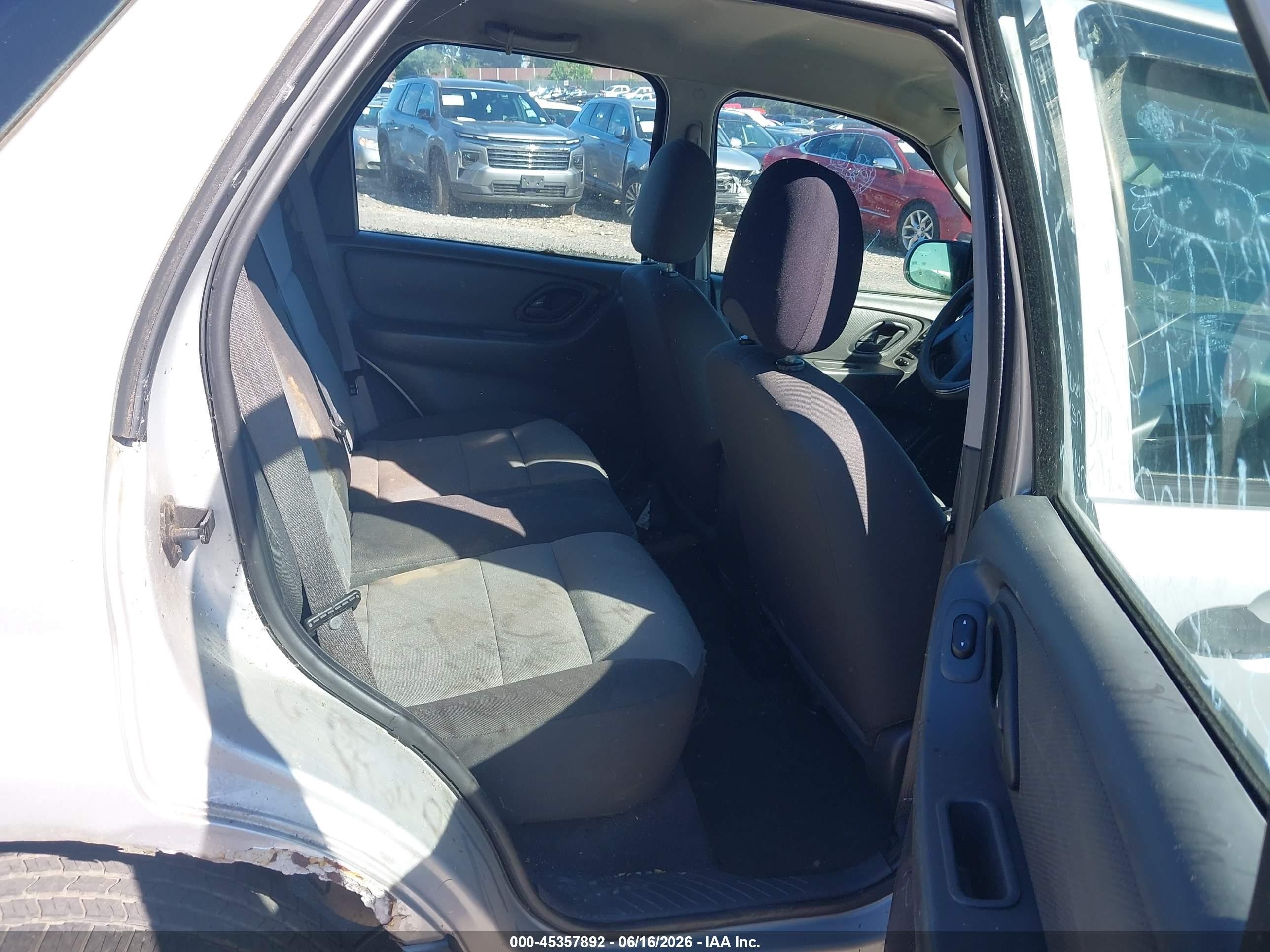 2007 Ford Escape Xls/xls Manual Silver vin: 1FMYU02Z47KB59004