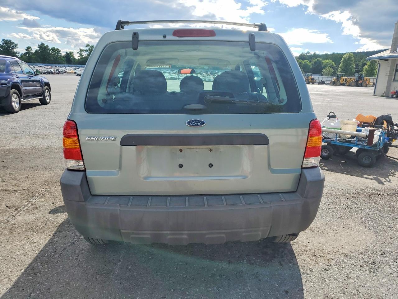 2005 Ford Escape Xls Зеленый vin: 1FMYU02Z55KA93334