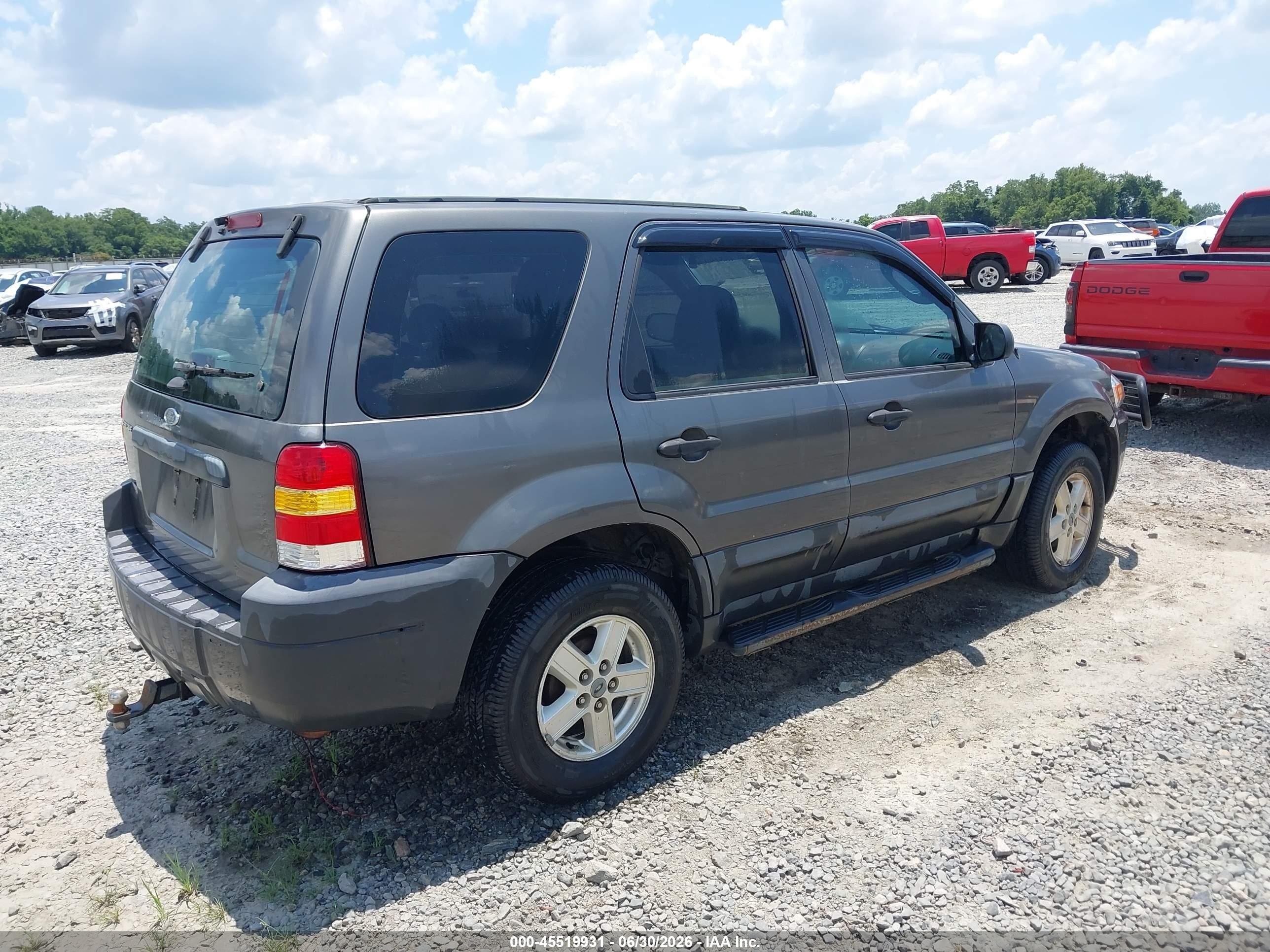 2005 Ford Escape Xls Gray vin: 1FMYU02Z65DA25998