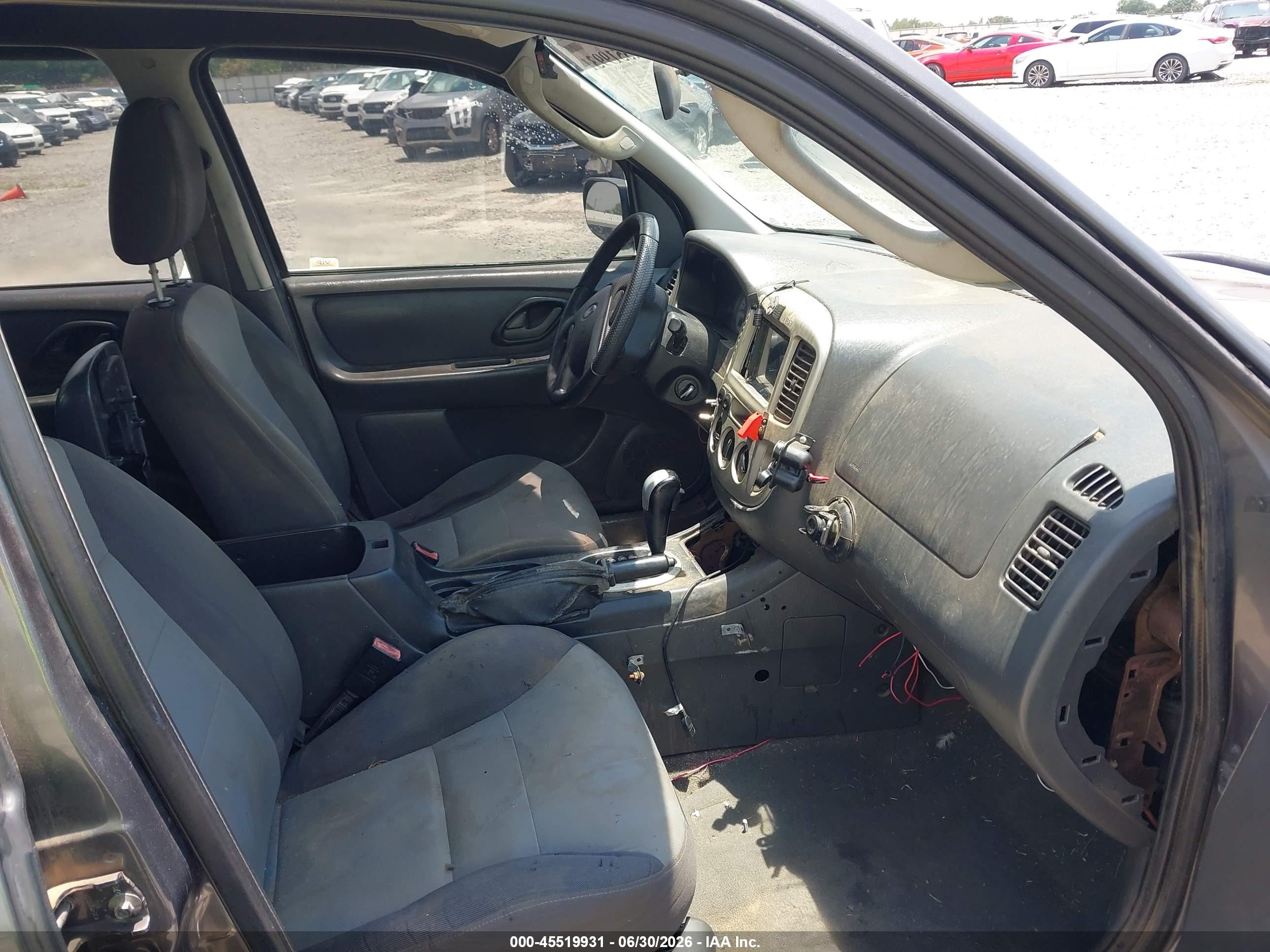 2005 Ford Escape Xls Gray vin: 1FMYU02Z65DA25998