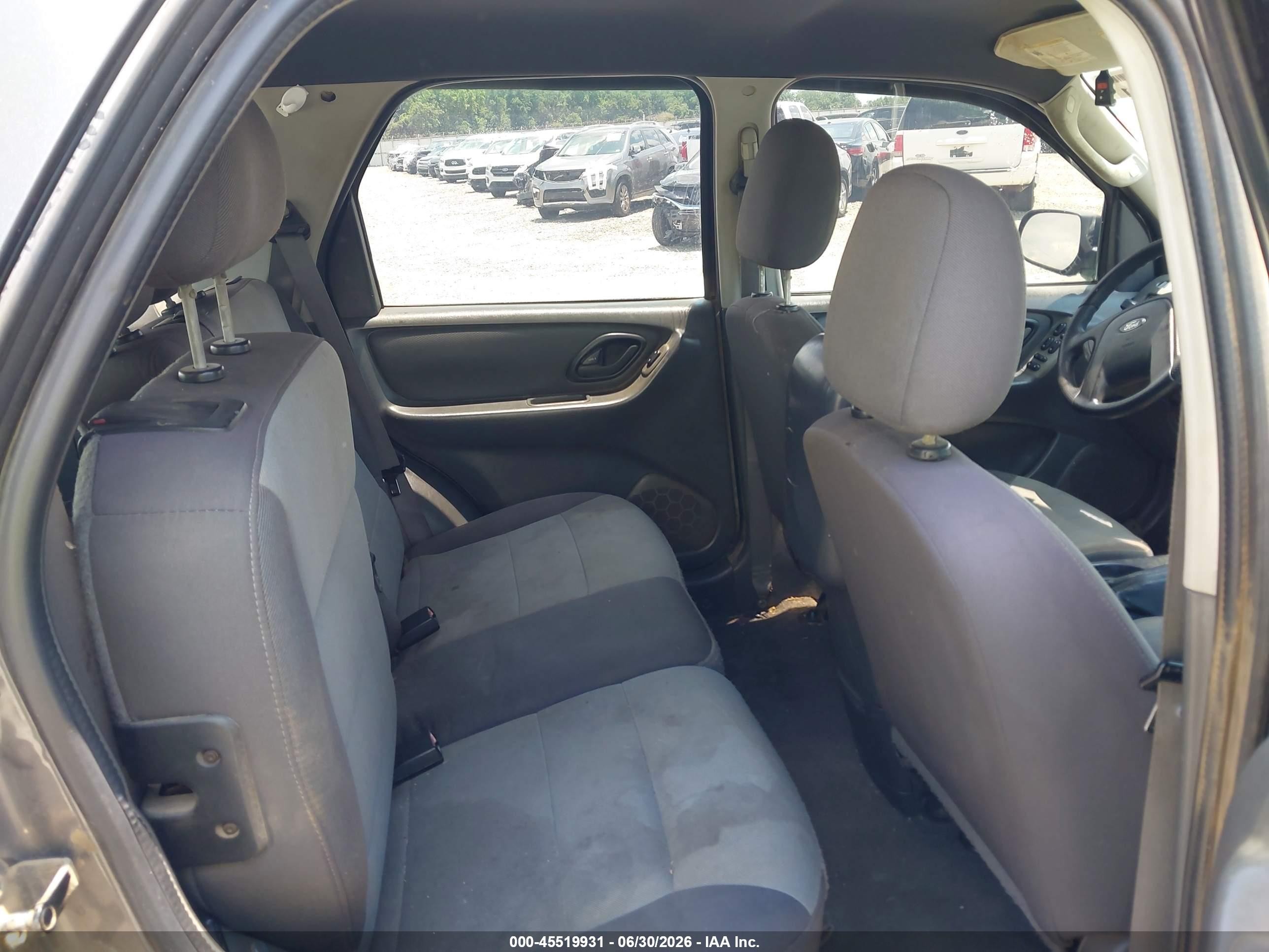 2005 Ford Escape Xls Gray vin: 1FMYU02Z65DA25998