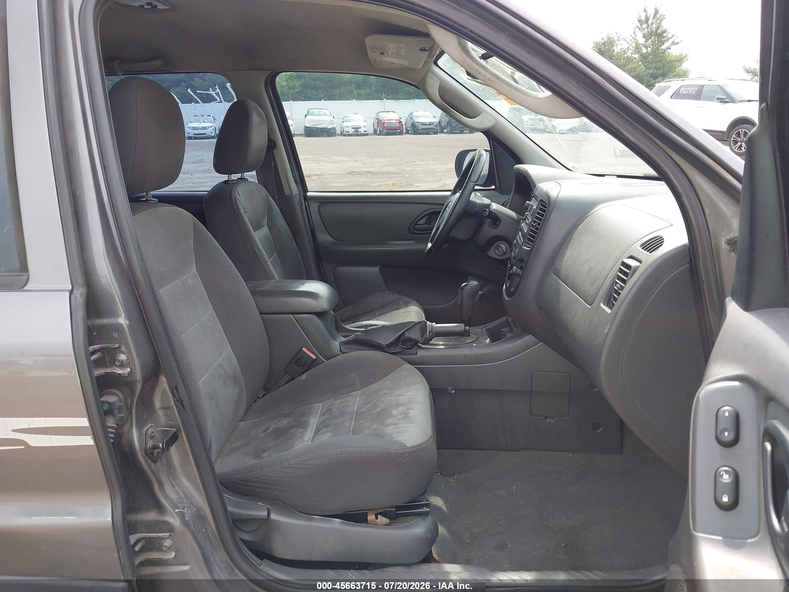 2005 Ford Escape Xls Gray vin: 1FMYU02Z65KA47897