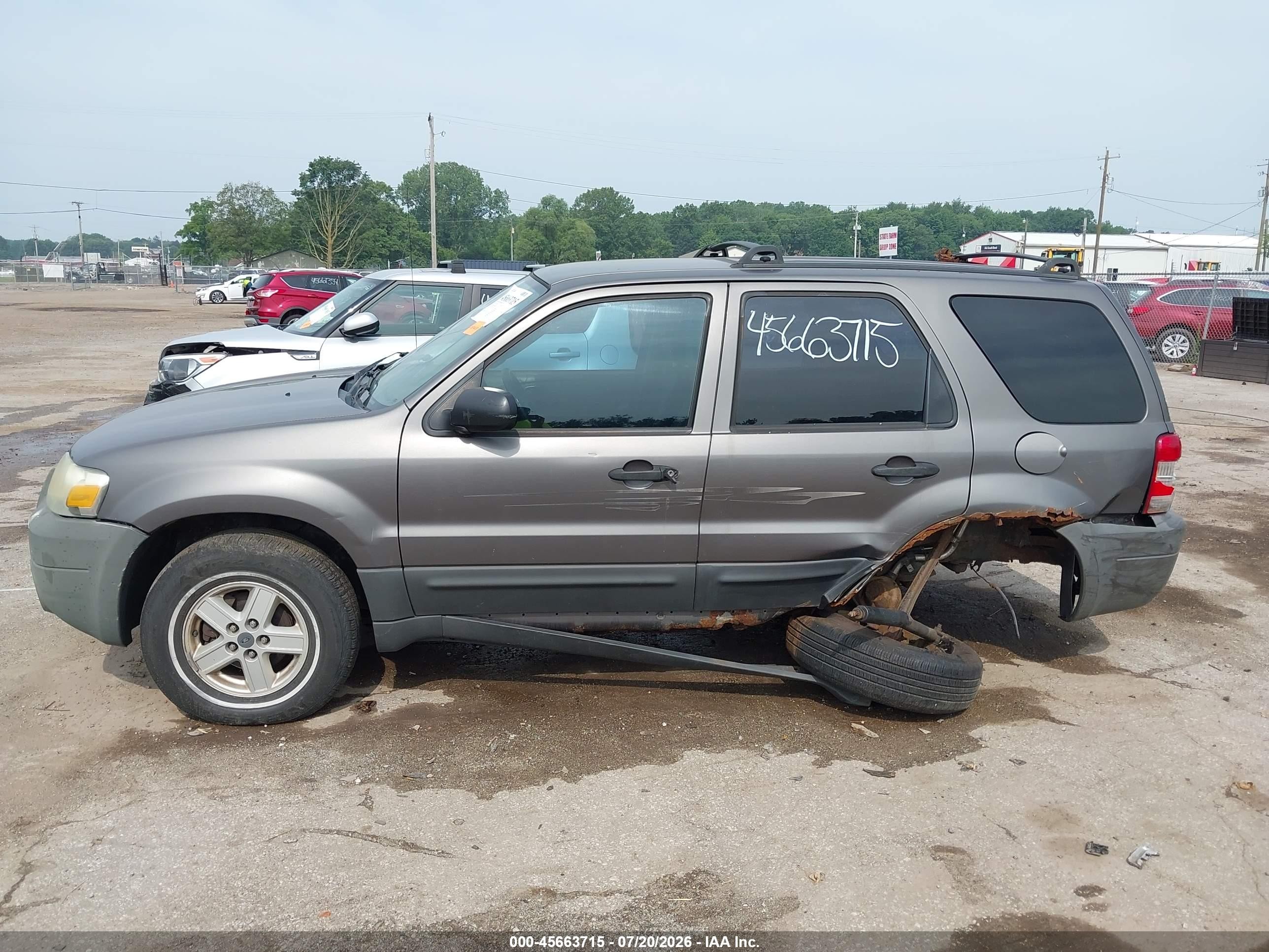 2005 Ford Escape Xls Gray vin: 1FMYU02Z65KA47897