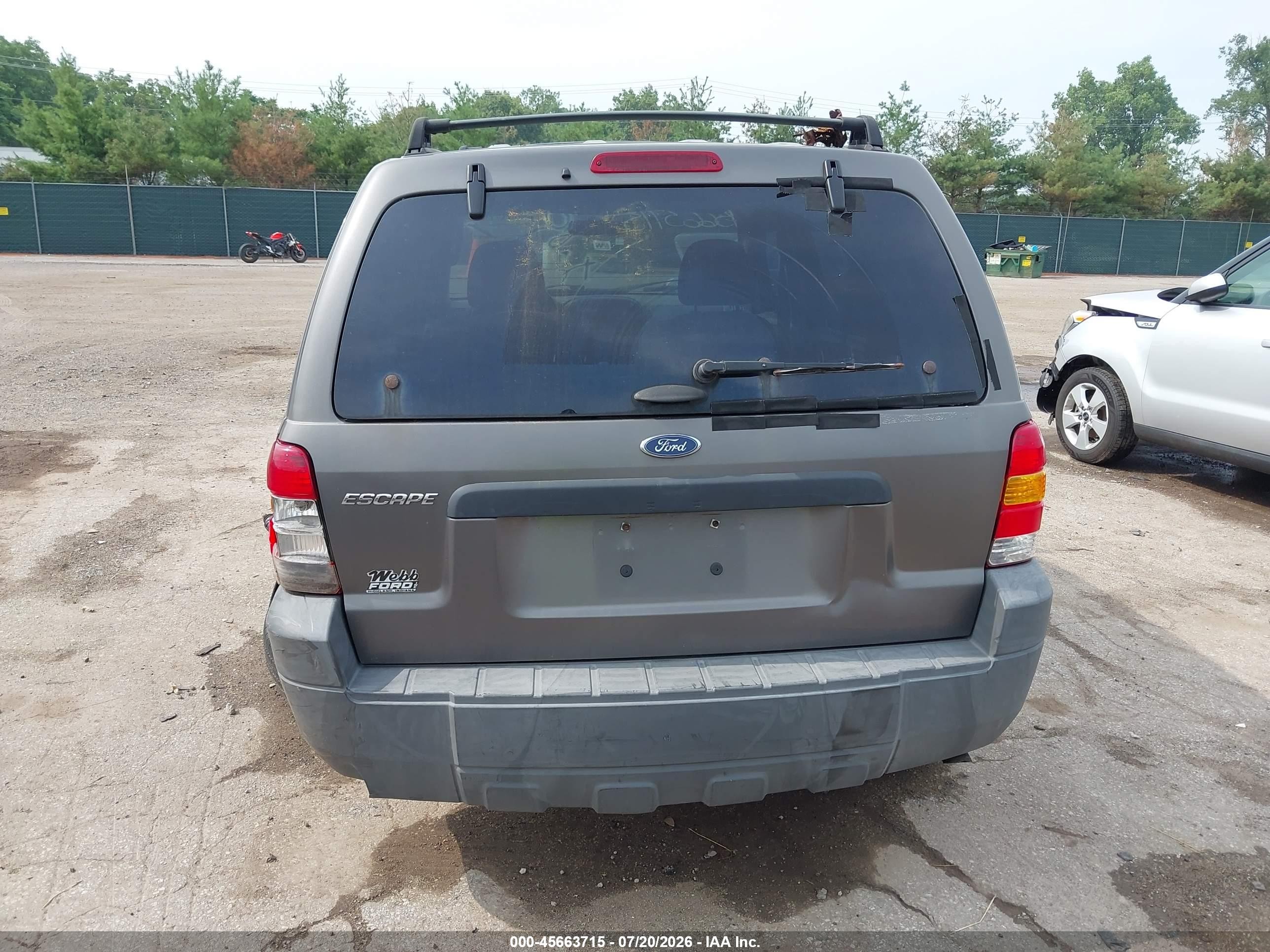 2005 Ford Escape Xls Gray vin: 1FMYU02Z65KA47897