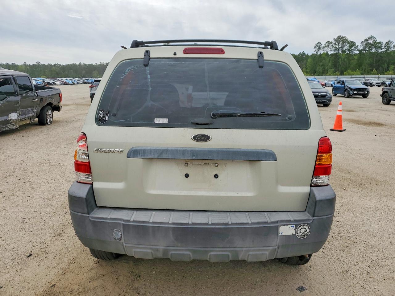 2006 Ford Escape Xls Beige vin: 1FMYU02Z66KA47268