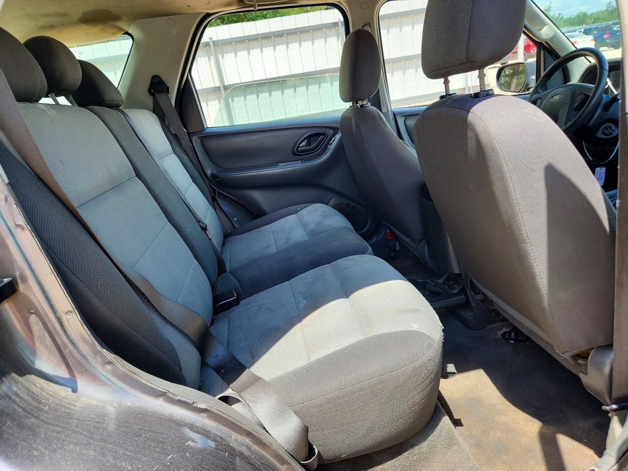 2005 Ford Escape Xls Gray vin: 1FMYU02Z85KB49315