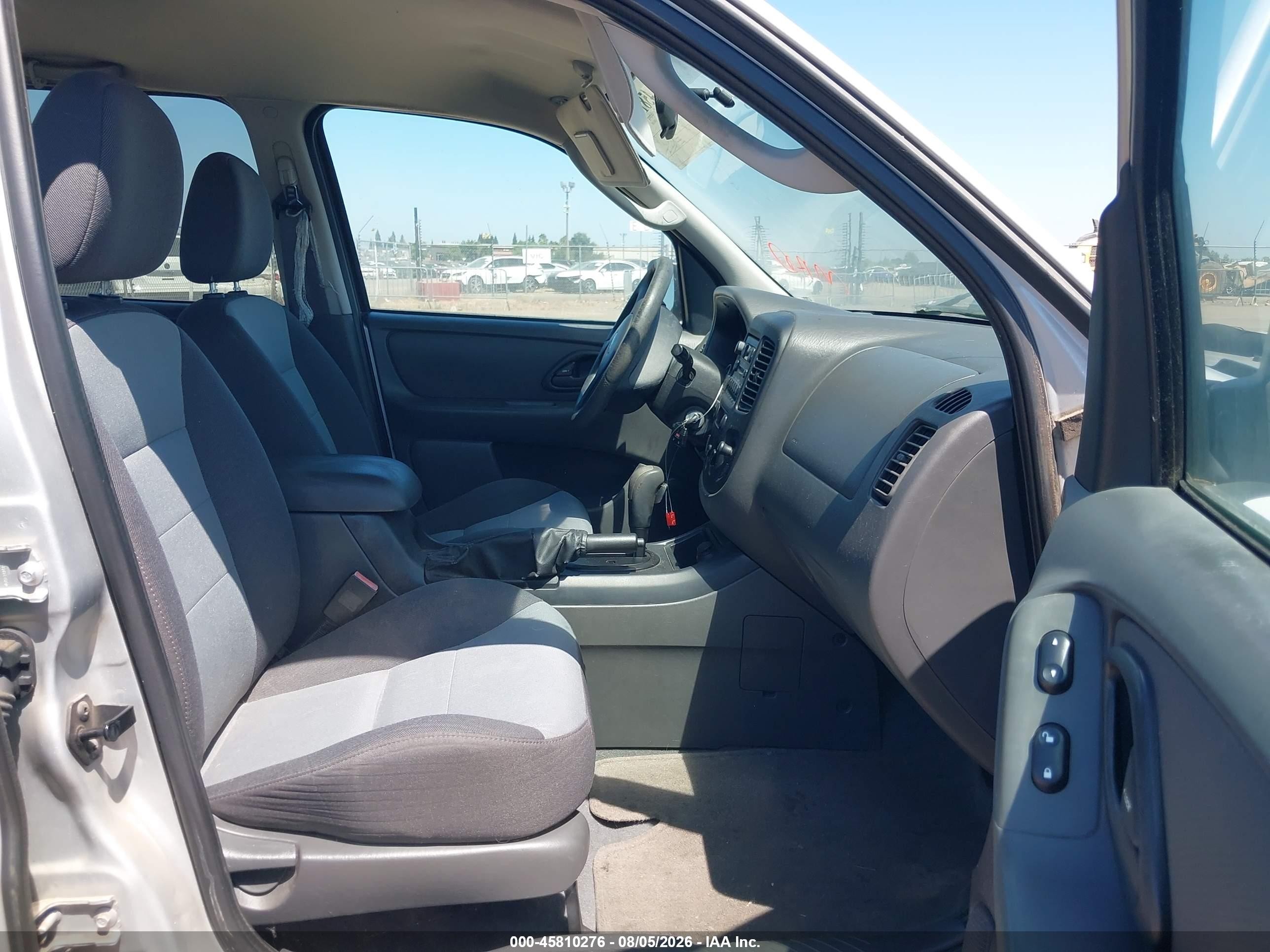 2005 Ford Escape Xls Silver vin: 1FMYU02ZX5KA84225