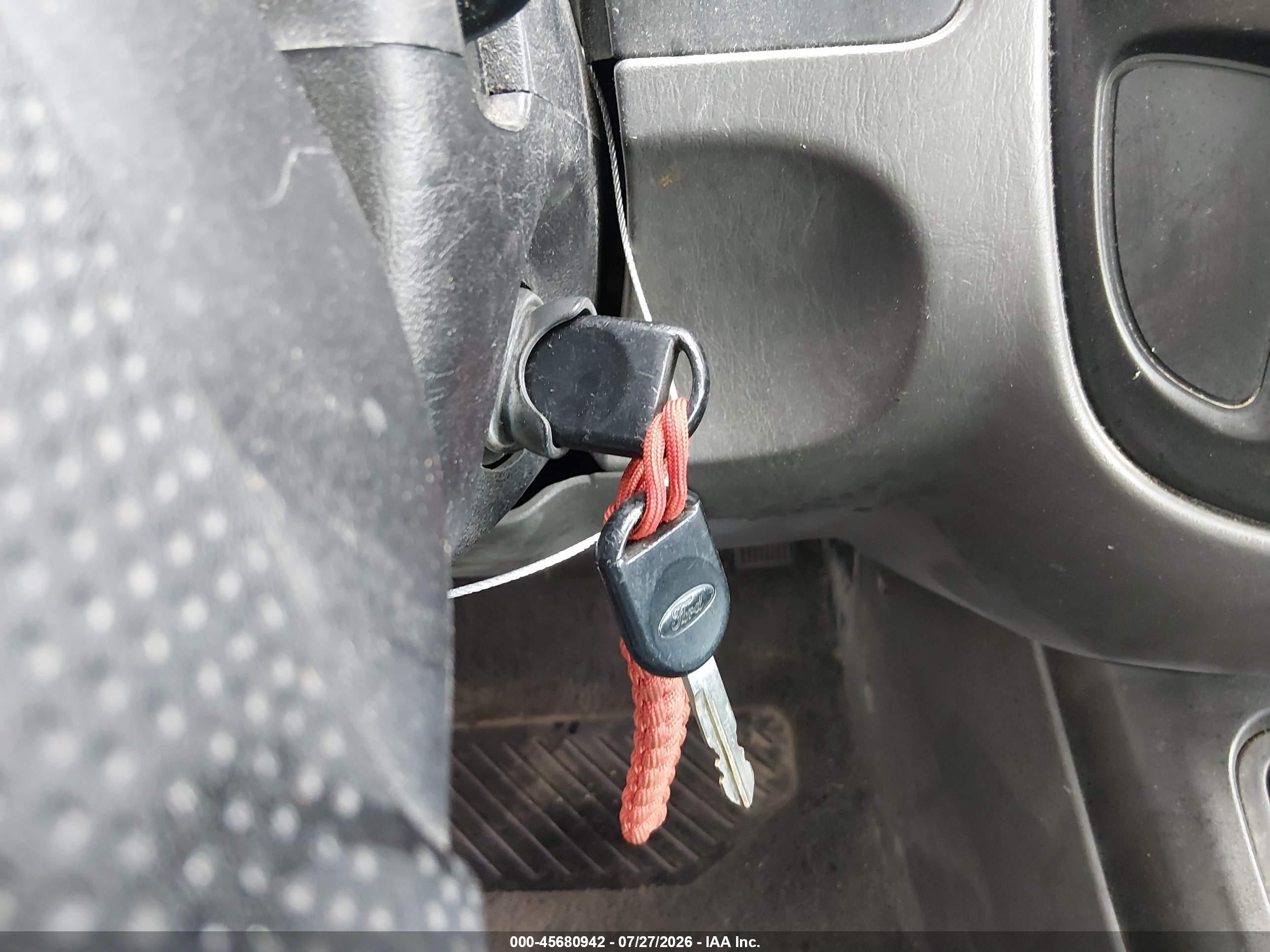 2005 Ford Escape Xls Red vin: 1FMYU02ZX5KE49020