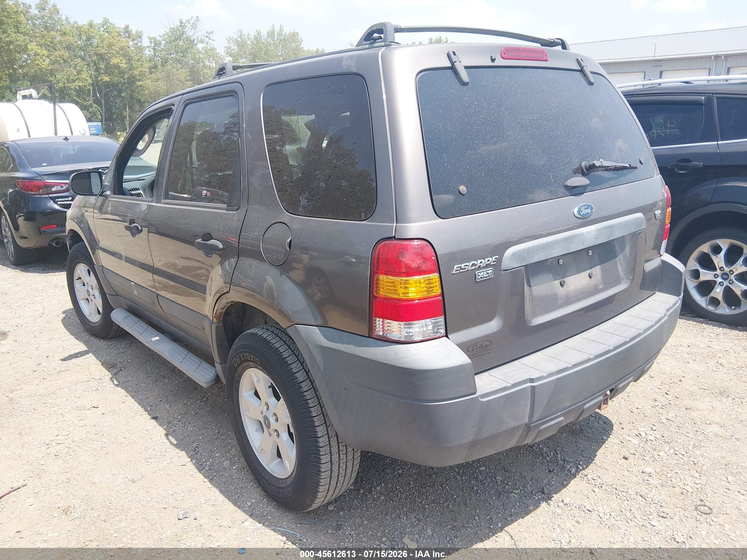 2005 Ford Escape Xlt Серый vin: 1FMYU03105KE40948