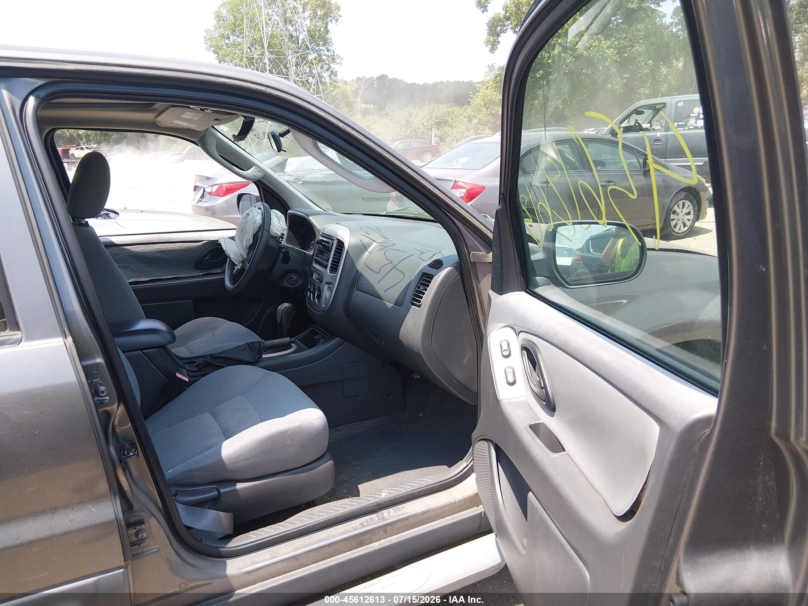 2005 Ford Escape Xlt Серый vin: 1FMYU03105KE40948
