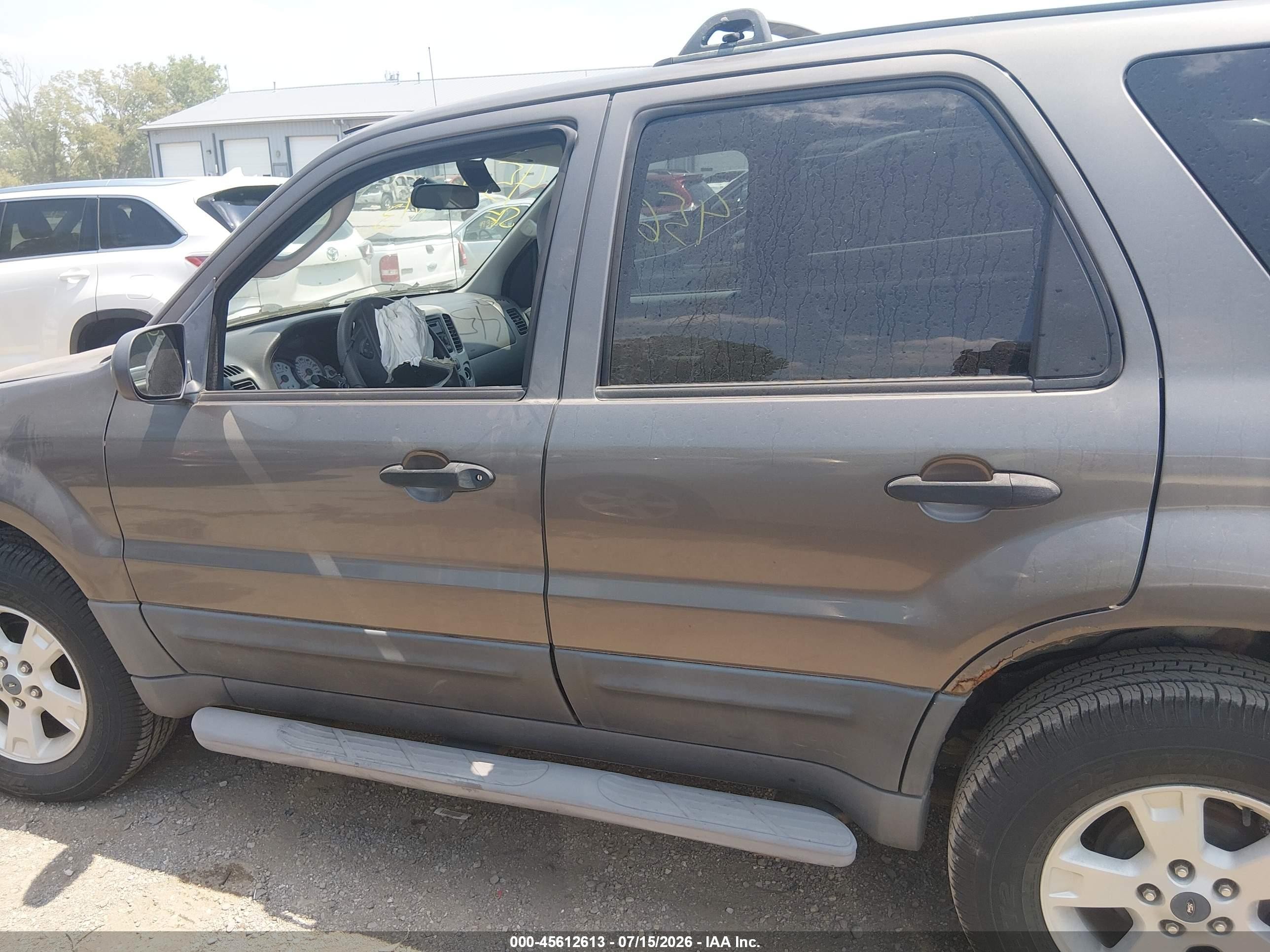 2005 Ford Escape Xlt Серый vin: 1FMYU03105KE40948