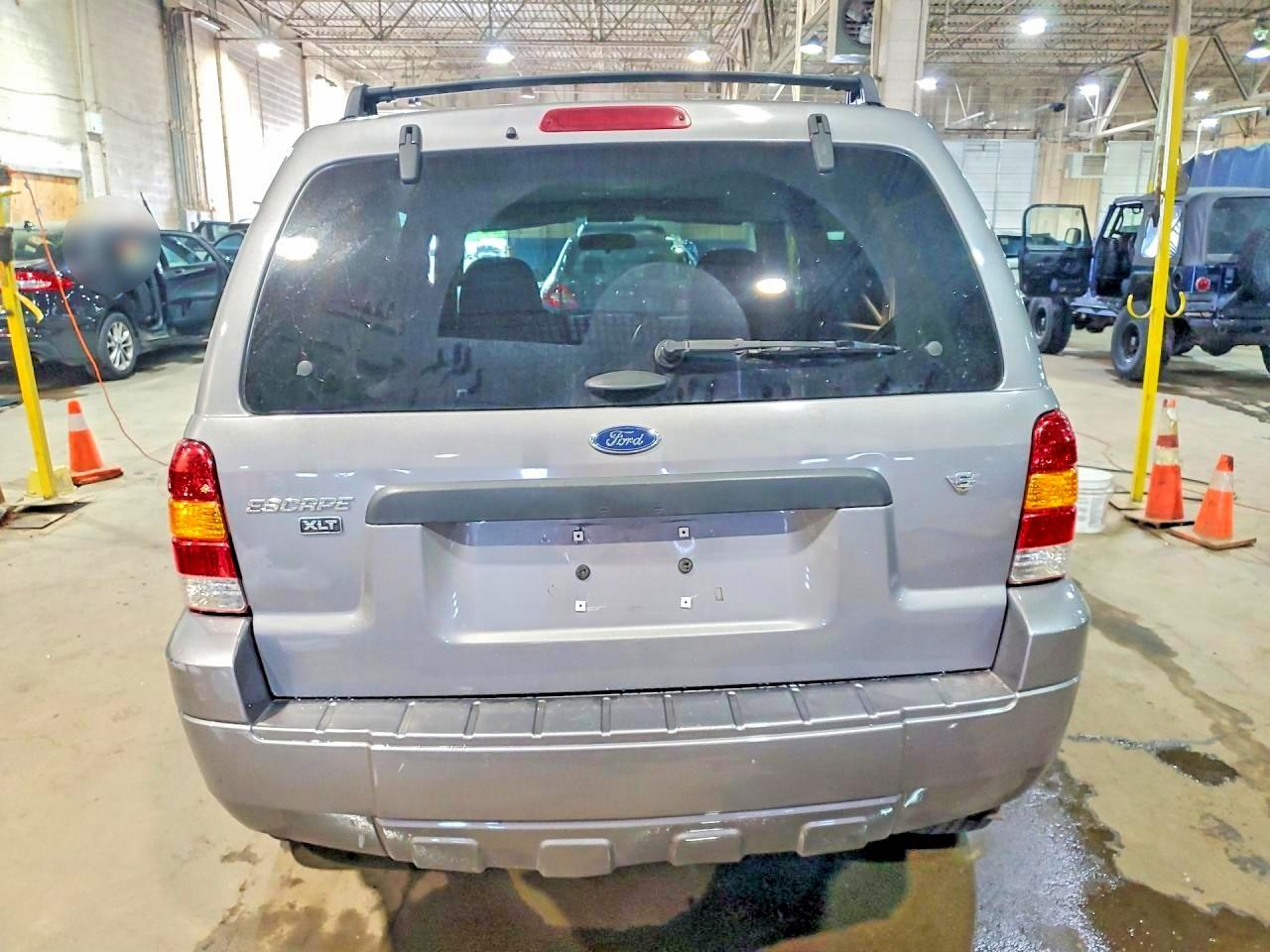 2007 Ford Escape Xlt Silver vin: 1FMYU03107KB35212