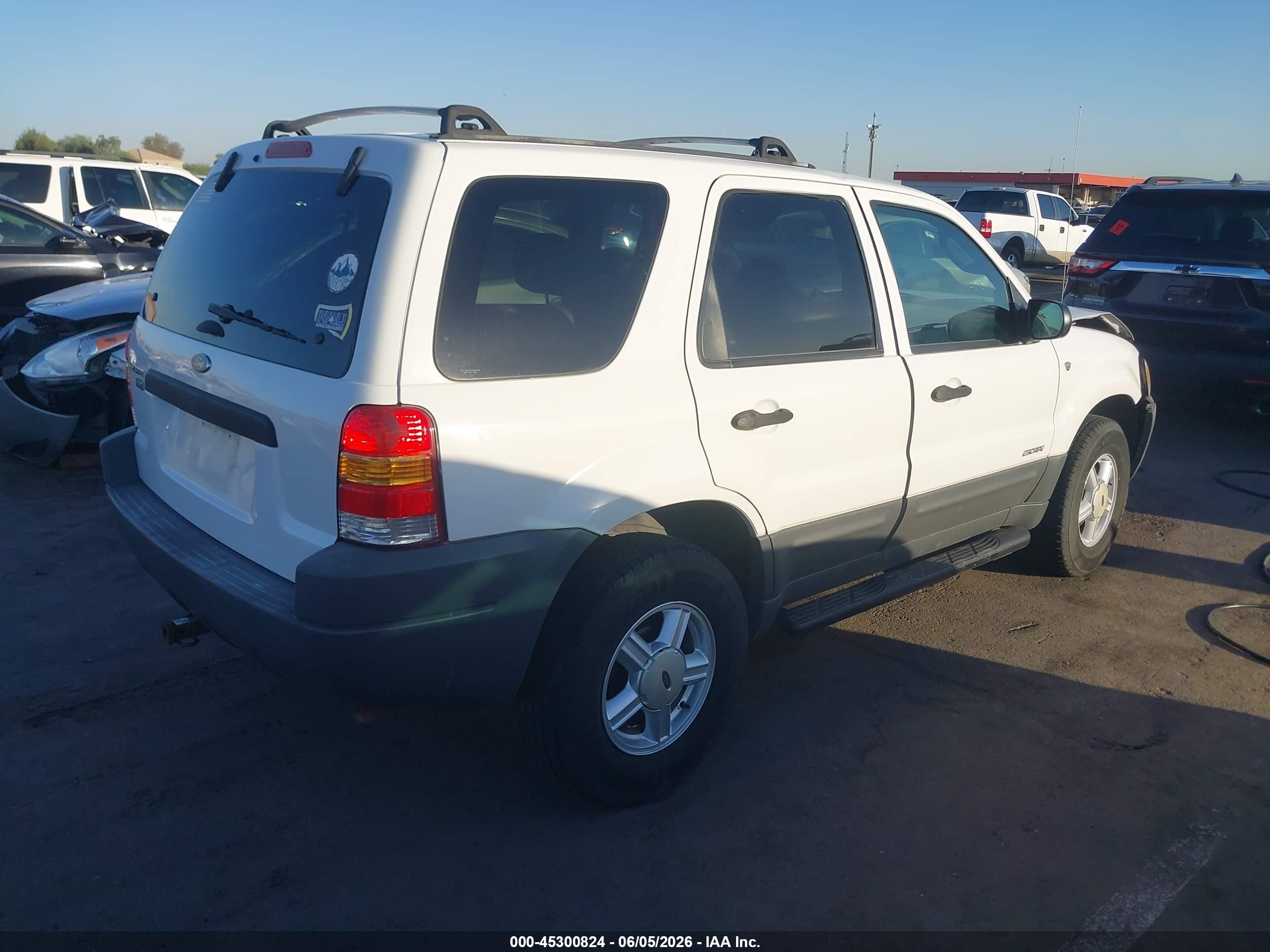 2001 Ford Escape Xlt White vin: 1FMYU03111KC23340