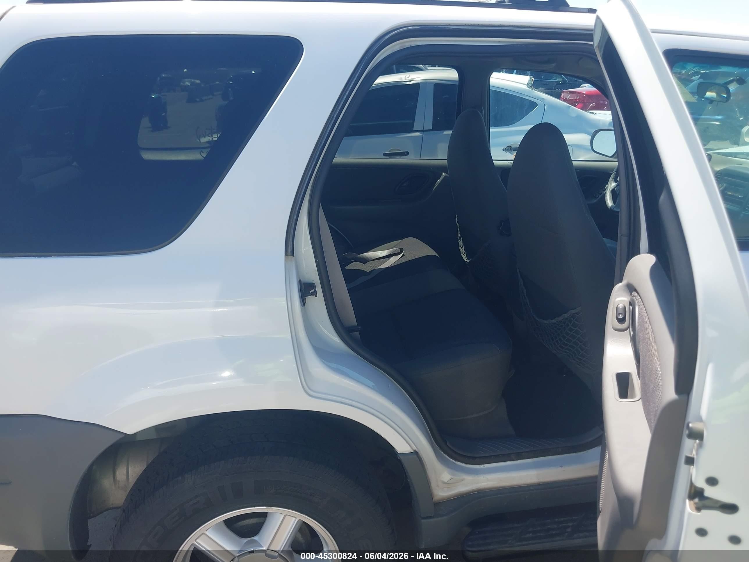 2001 Ford Escape Xlt White vin: 1FMYU03111KC23340