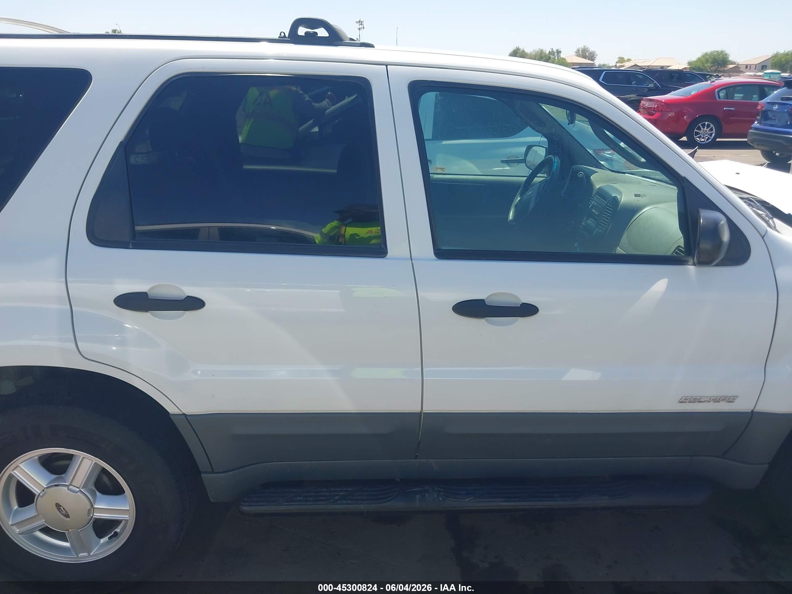 2001 Ford Escape Xlt White vin: 1FMYU03111KC23340