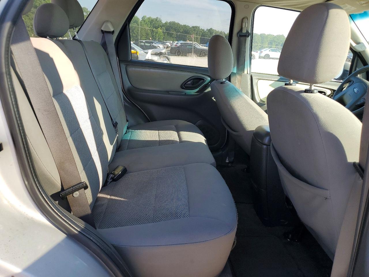 2005 Ford Escape Xlt Серебряный vin: 1FMYU03115KD51292