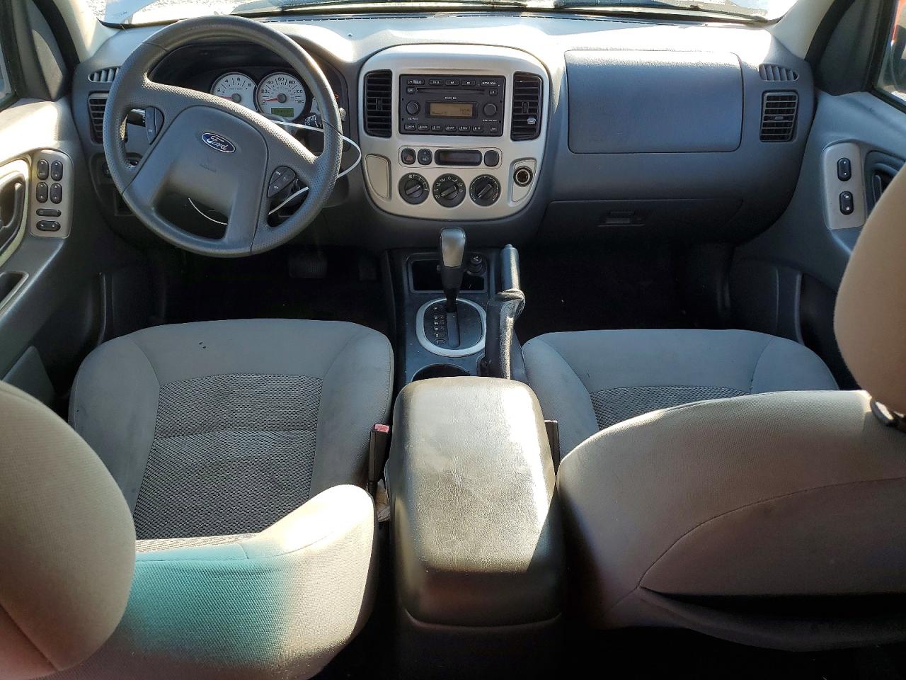 2005 Ford Escape Xlt Серебряный vin: 1FMYU03115KD51292