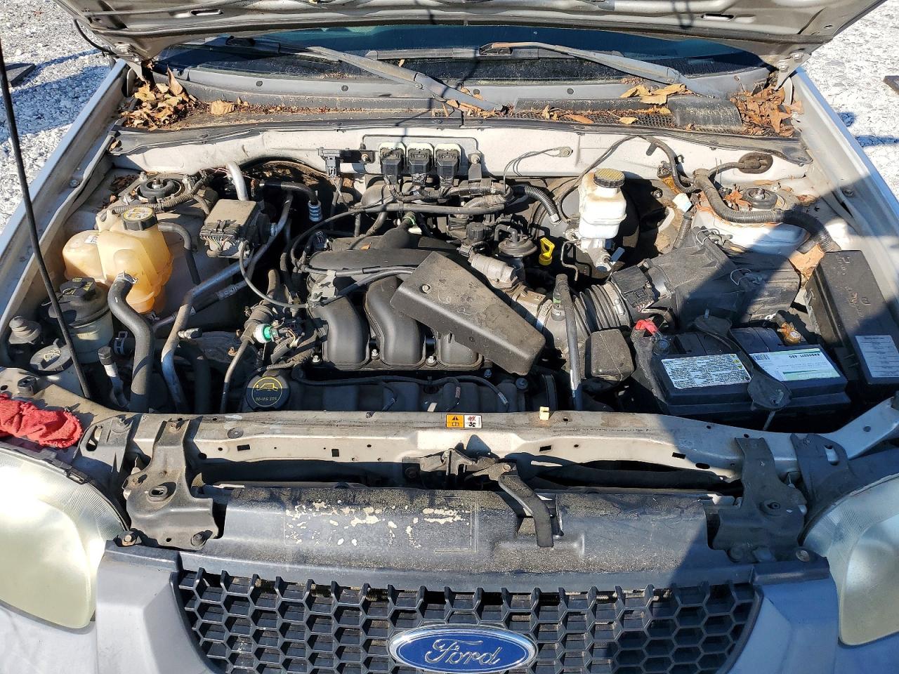 2005 Ford Escape Xlt Серебряный vin: 1FMYU03115KD51292