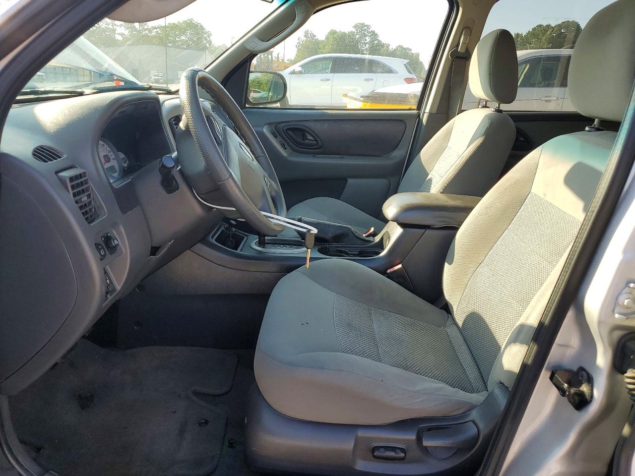2005 Ford Escape Xlt Серебряный vin: 1FMYU03115KD51292