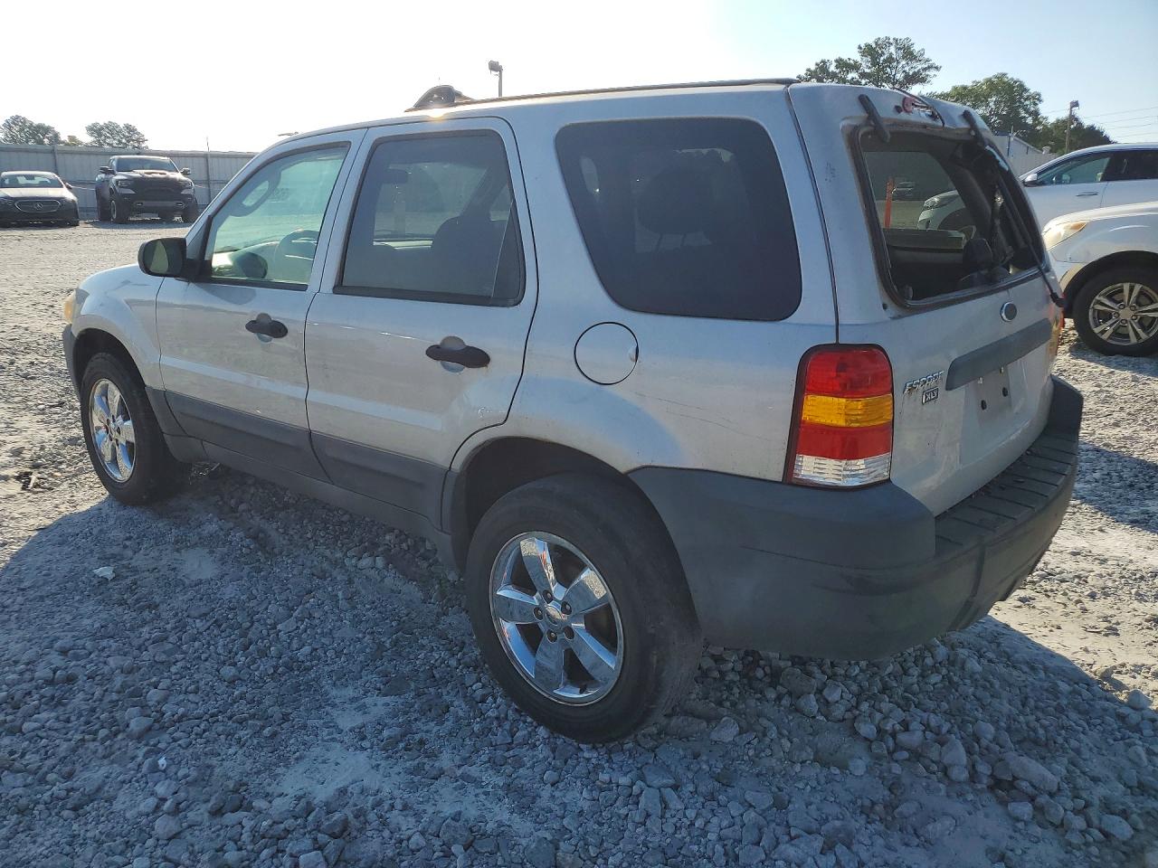 2005 Ford Escape Xlt Серебряный vin: 1FMYU03115KD51292