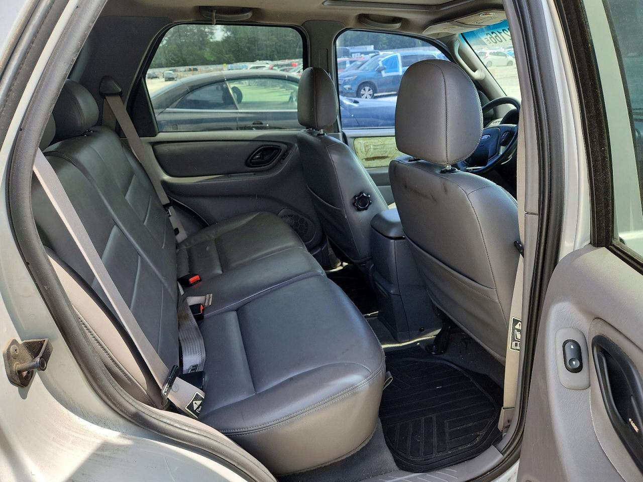 2002 Ford Escape Xlt Silver vin: 1FMYU03122KB67099