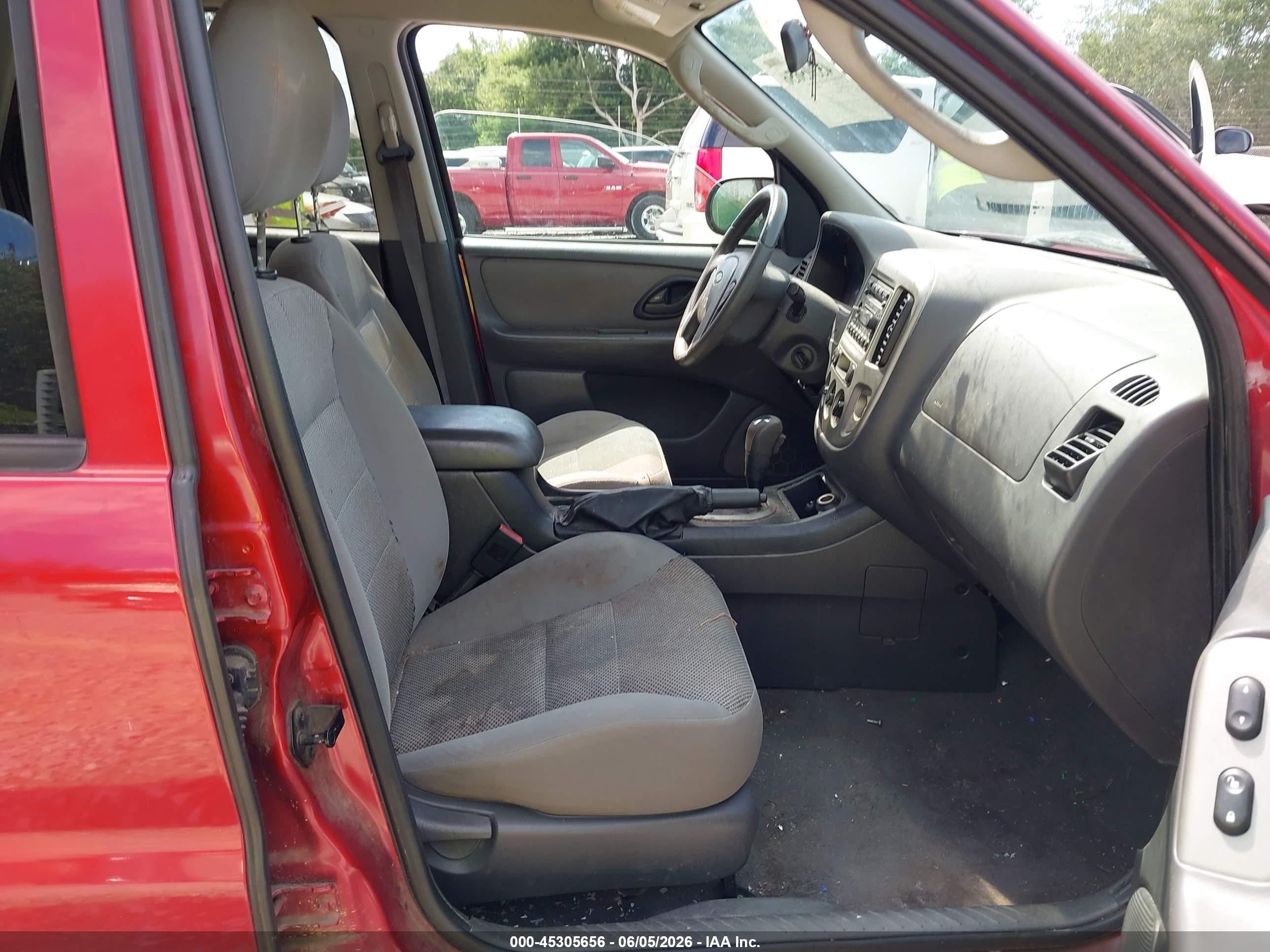 2005 Ford Escape Xlt Red vin: 1FMYU03125KA14534