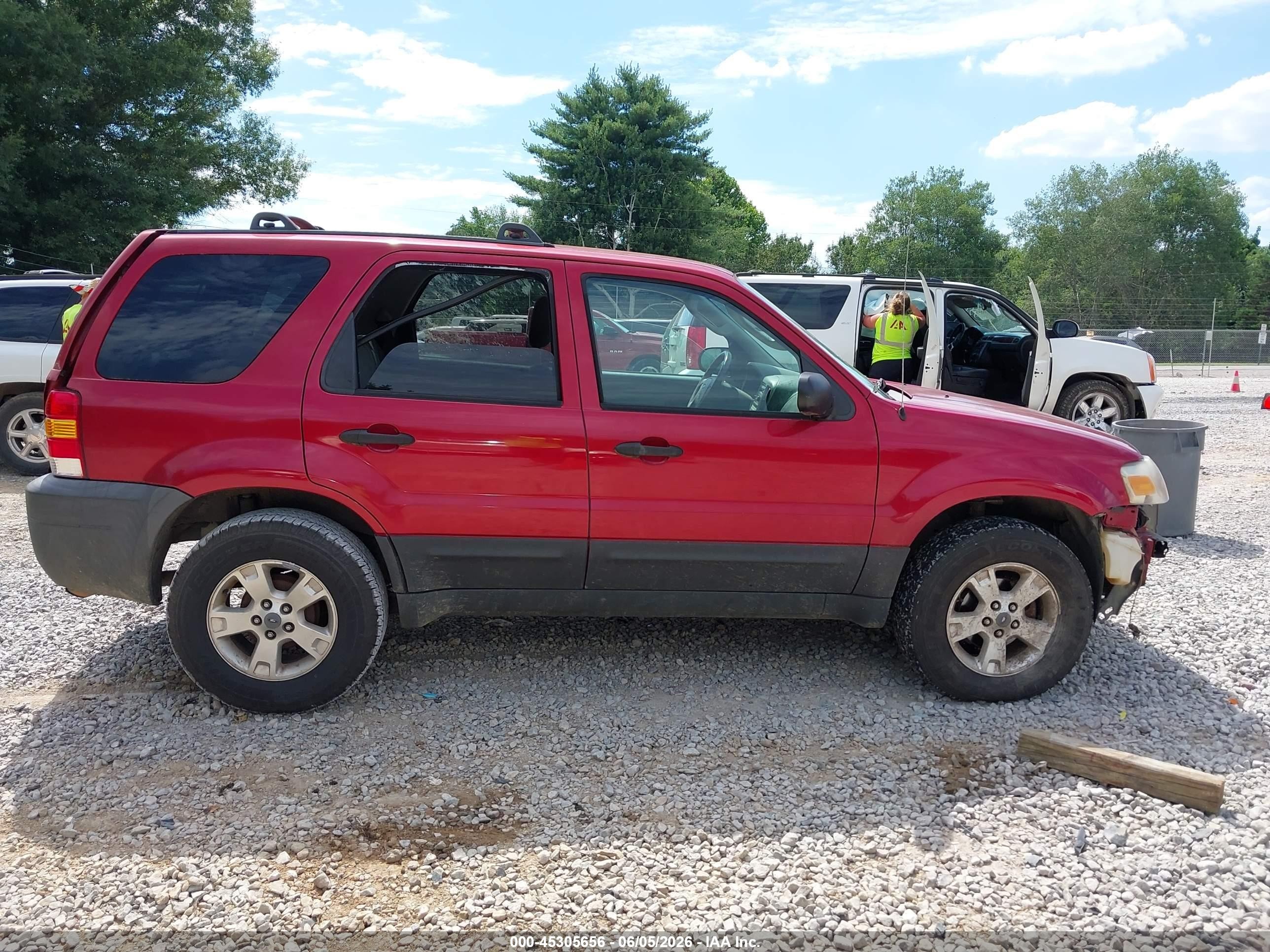 2005 Ford Escape Xlt Red vin: 1FMYU03125KA14534