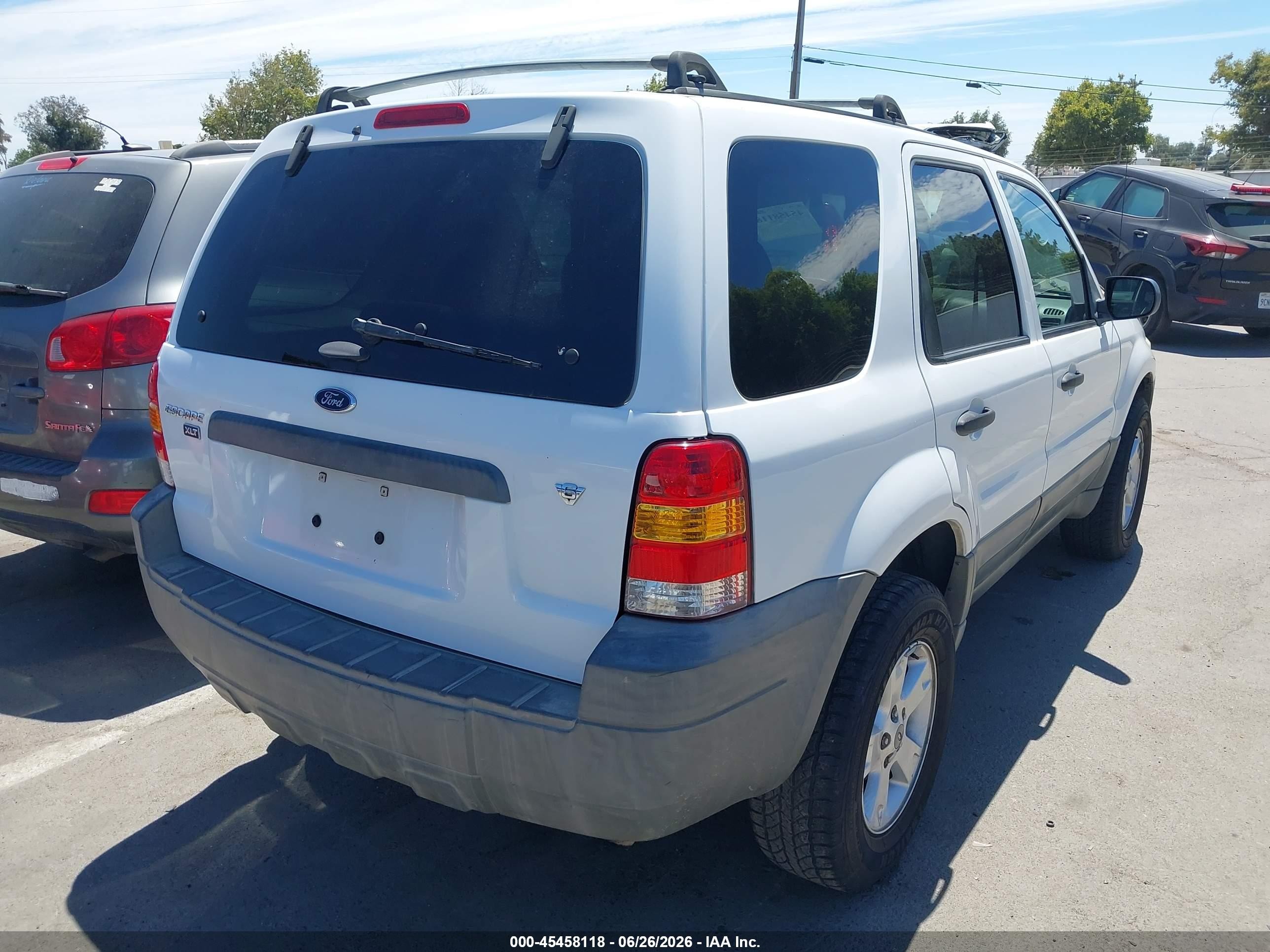 2005 Ford Escape Xlt White vin: 1FMYU03125KB23950