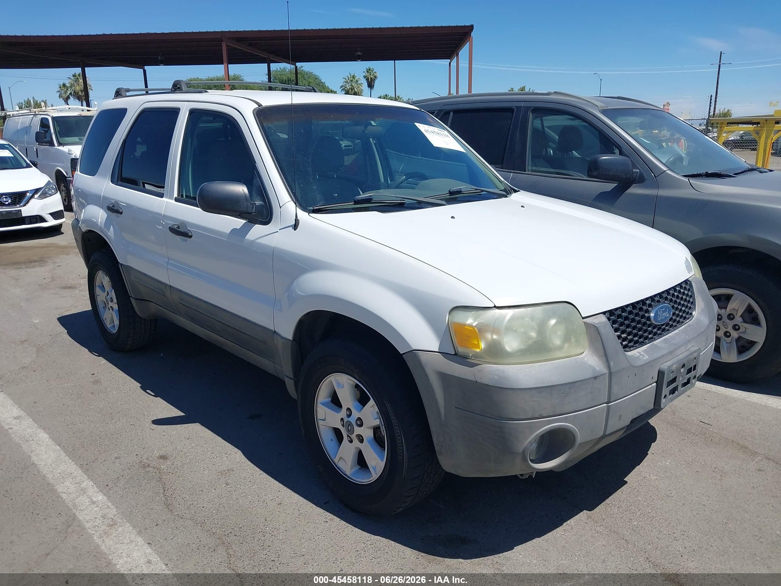 2005 Ford Escape Xlt White vin: 1FMYU03125KB23950