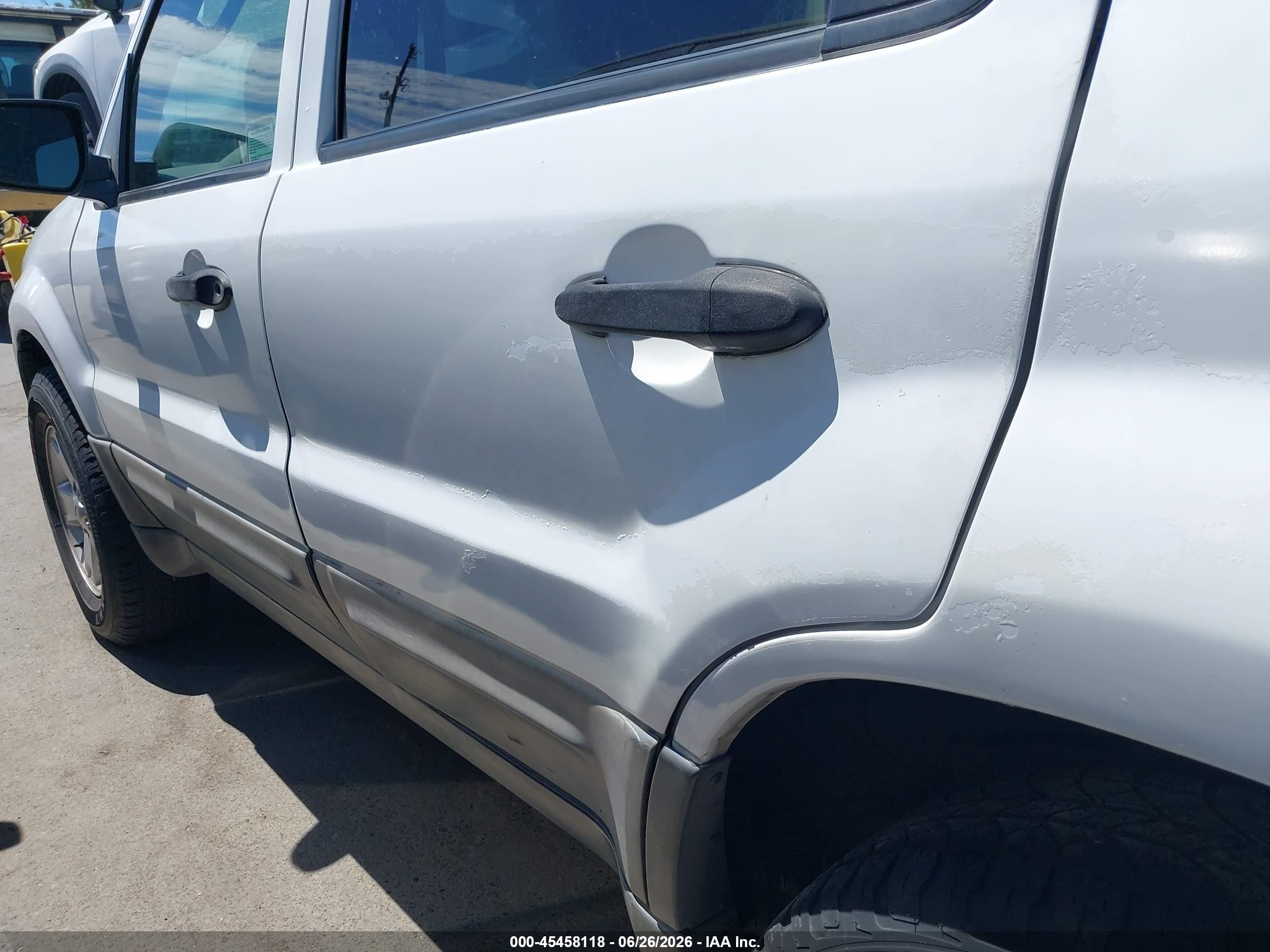 2005 Ford Escape Xlt White vin: 1FMYU03125KB23950