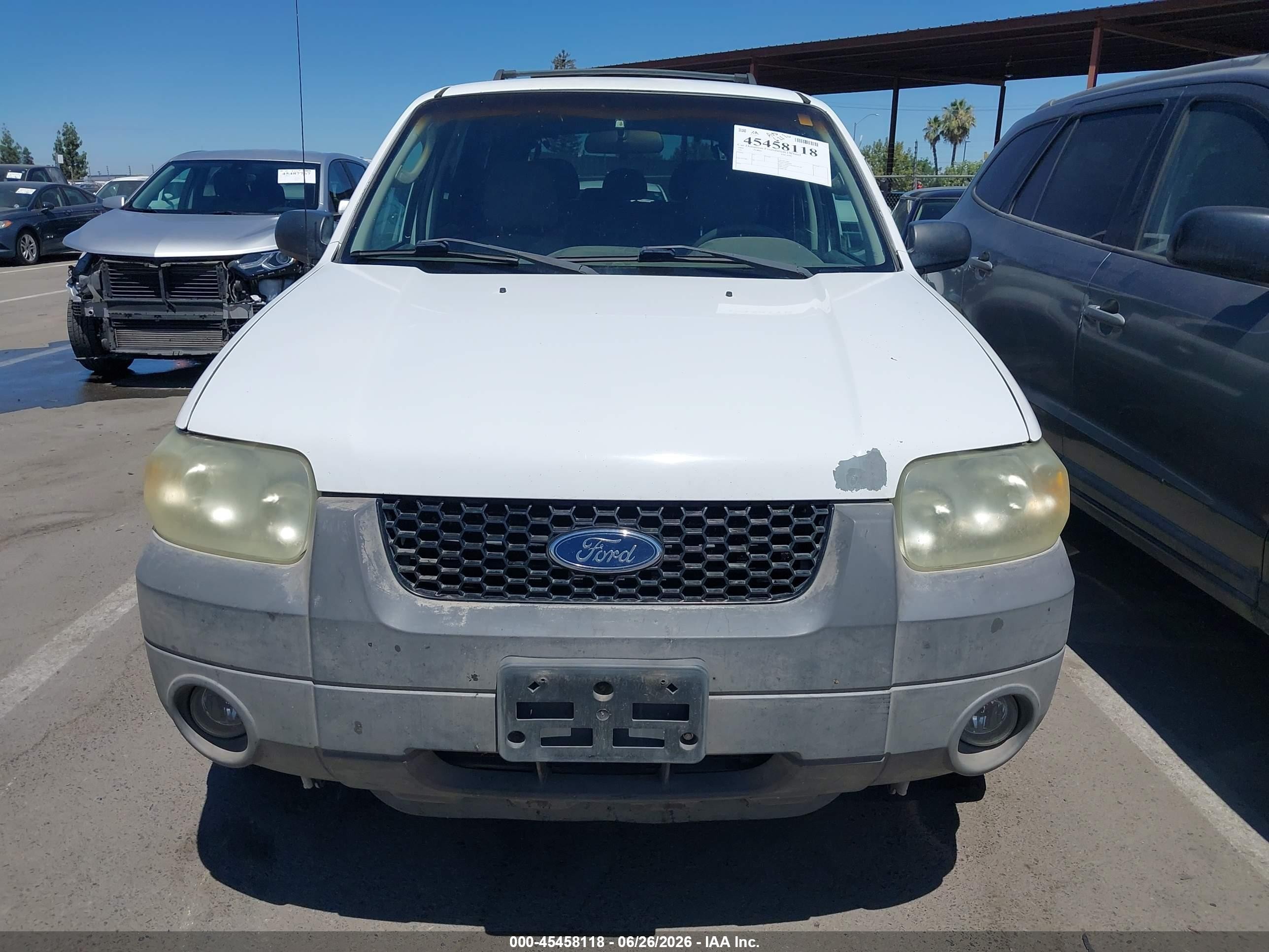 2005 Ford Escape Xlt White vin: 1FMYU03125KB23950