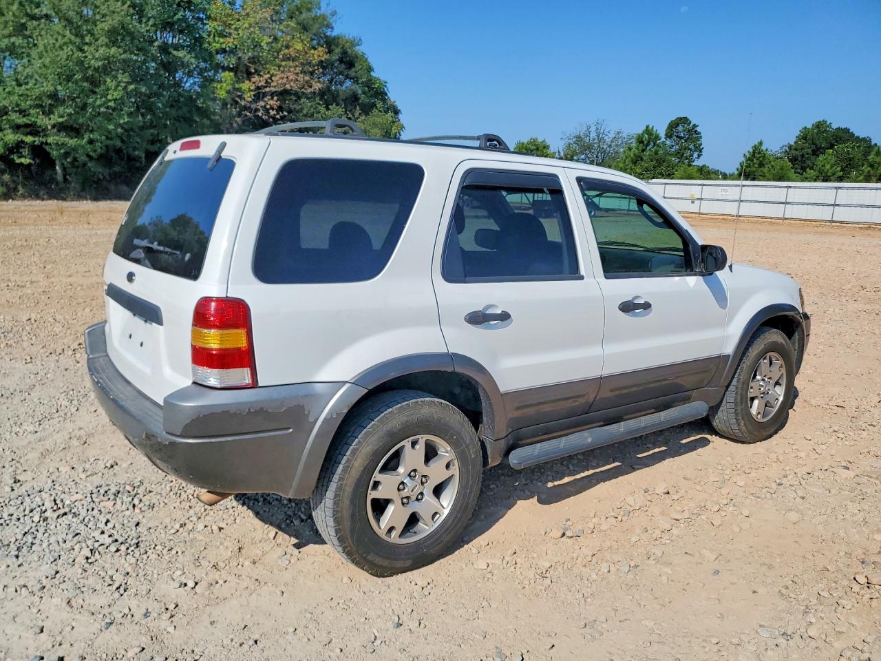 2004 Ford Escape Xlt White vin: 1FMYU03134KB41016