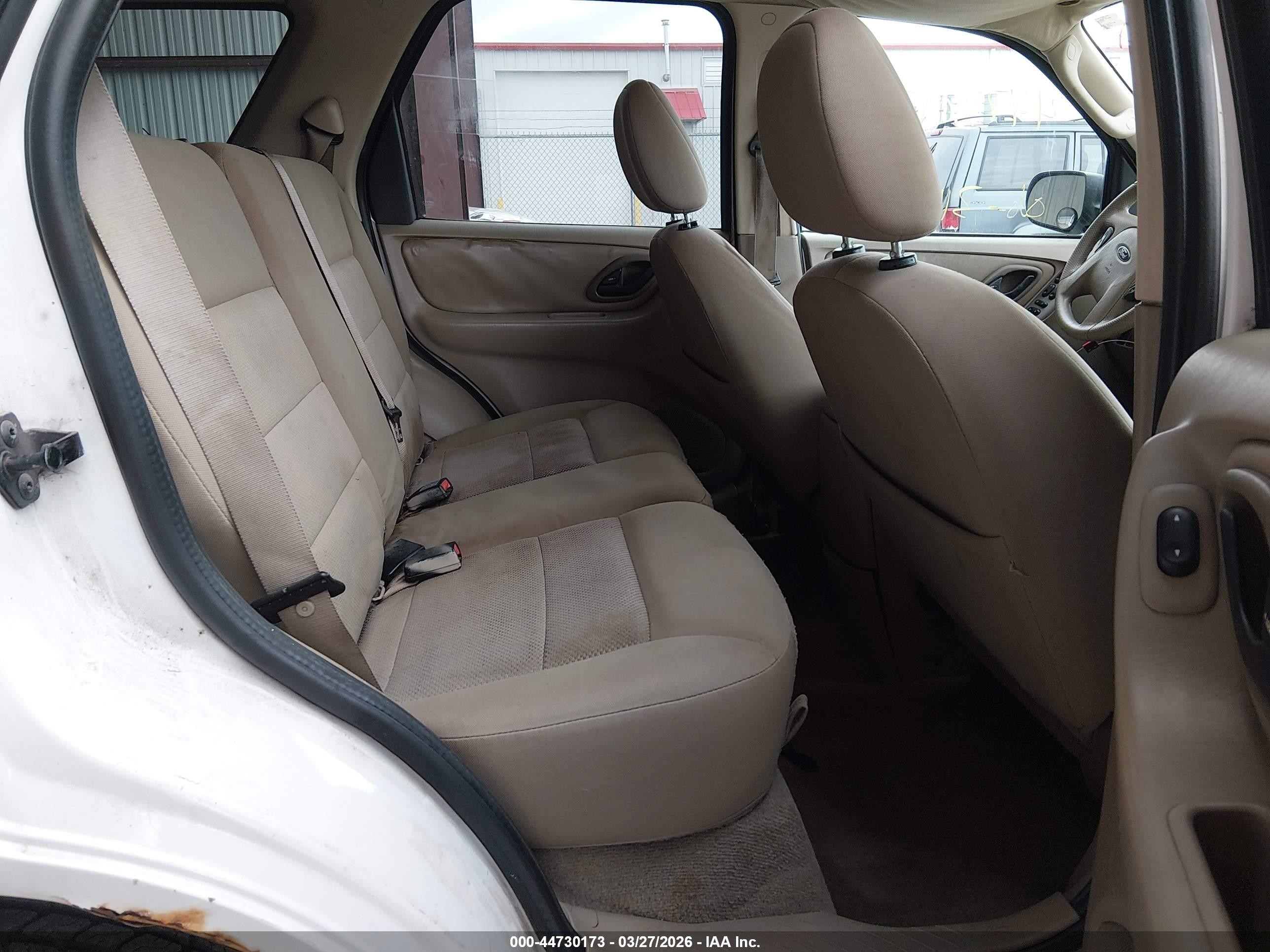 2005 Ford Escape Xlt White vin: 1FMYU03145KD13930