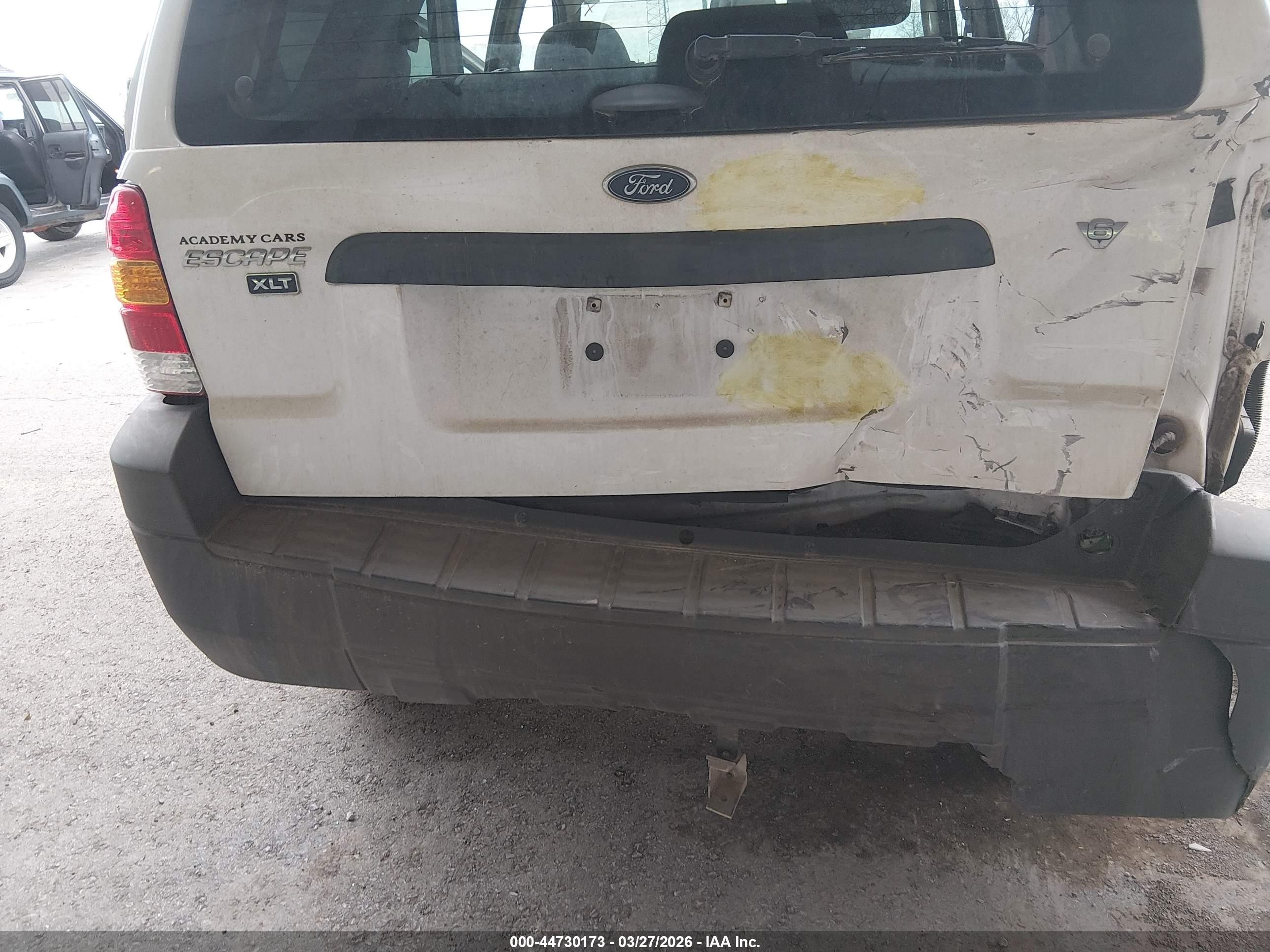 2005 Ford Escape Xlt White vin: 1FMYU03145KD13930