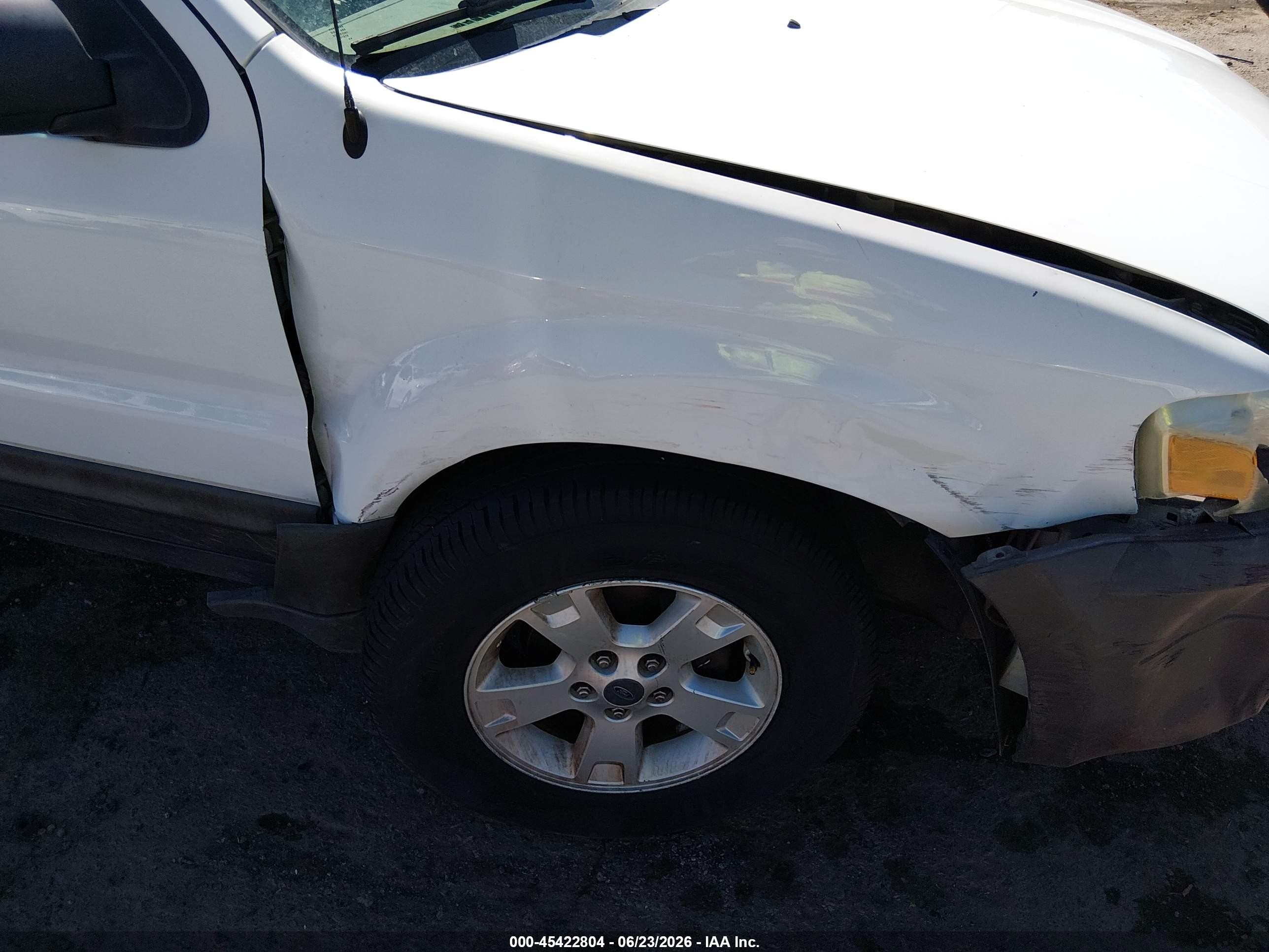 2005 Ford Escape Xlt Белый vin: 1FMYU03145KD41677