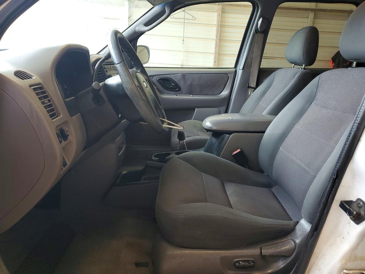2002 Ford Escape Xlt White vin: 1FMYU03152KA91622