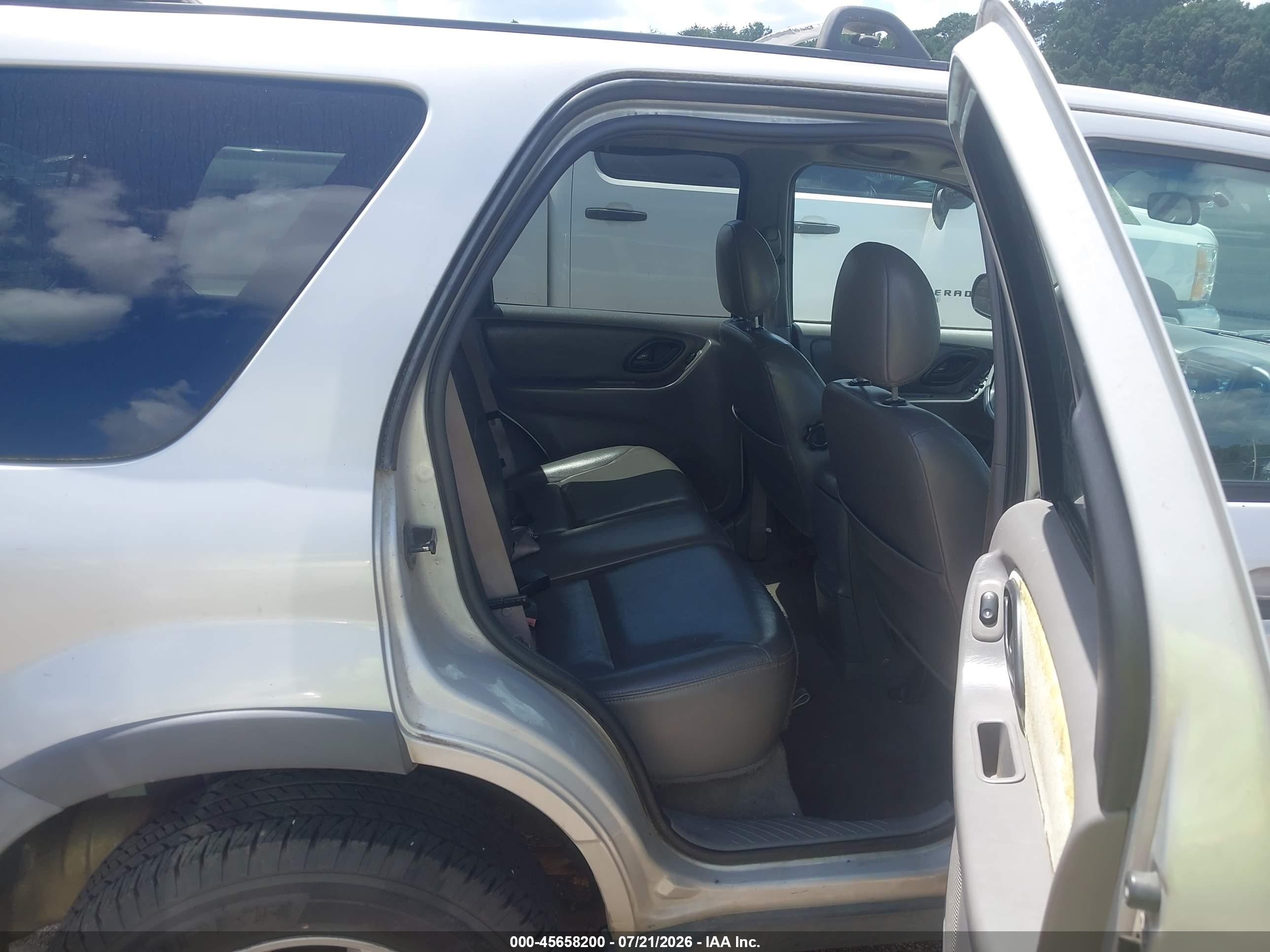 2002 Ford Escape Xlt Silver vin: 1FMYU03152KD22681