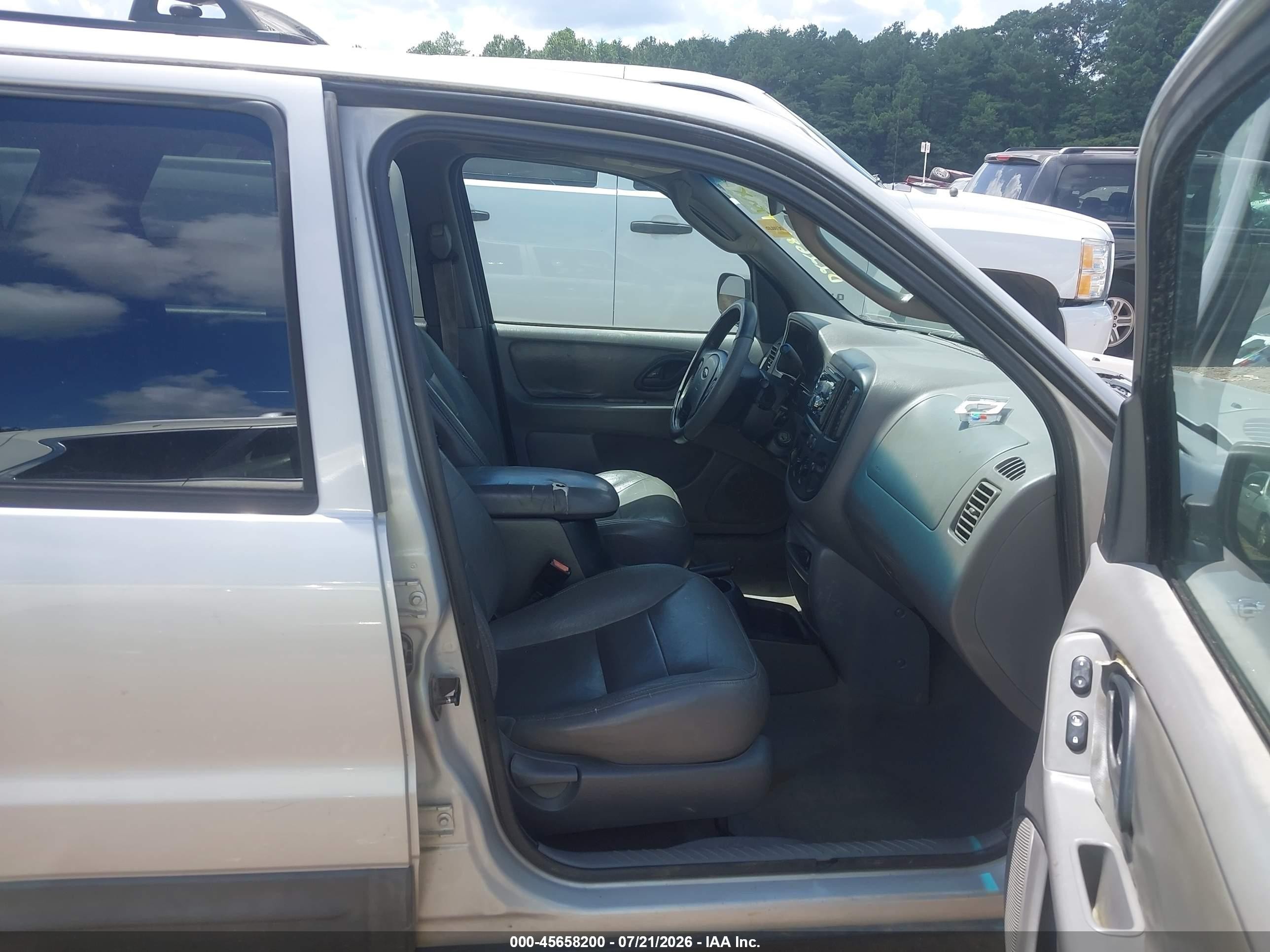 2002 Ford Escape Xlt Silver vin: 1FMYU03152KD22681