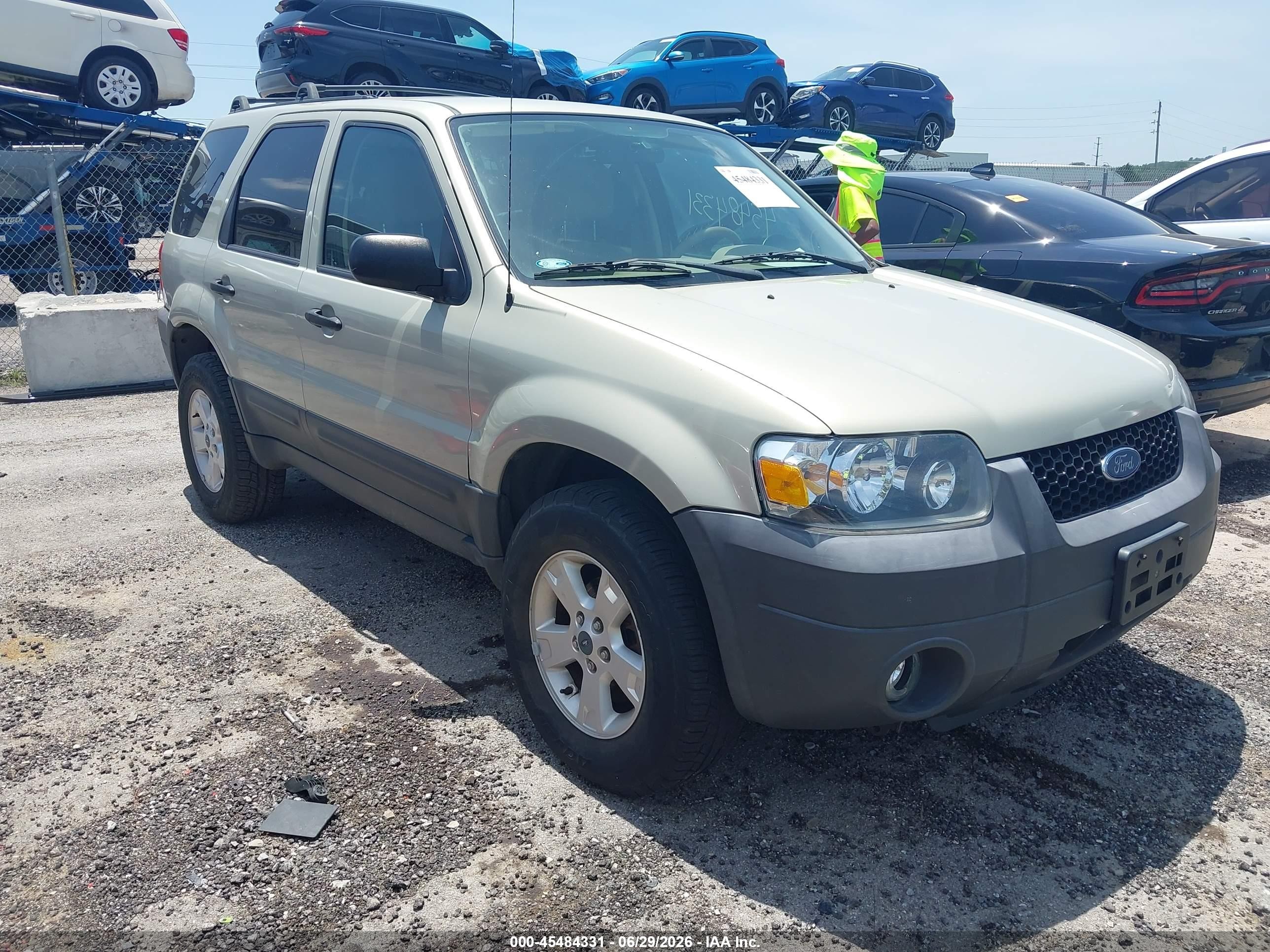 2005 Ford Escape Xlt Beige vin: 1FMYU03155DA14709