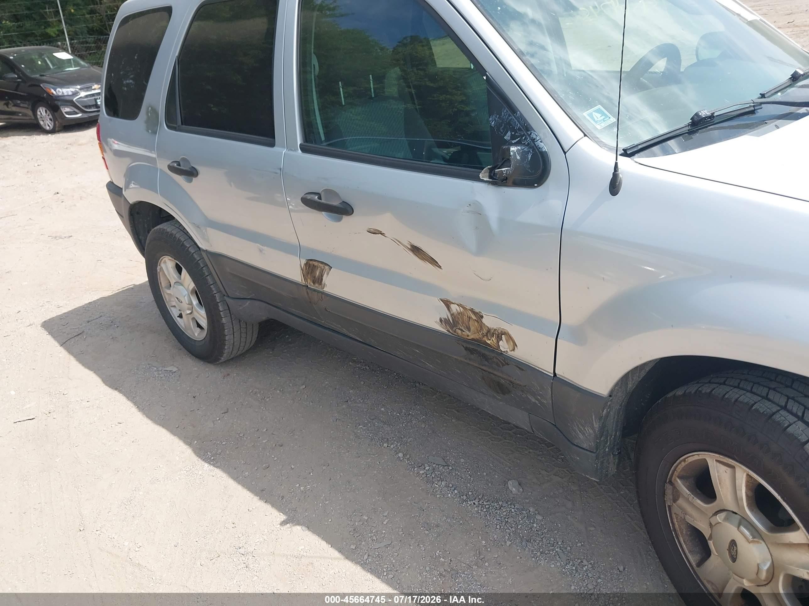 2004 Ford Escape Xlt Silver vin: 1FMYU03164DA19447