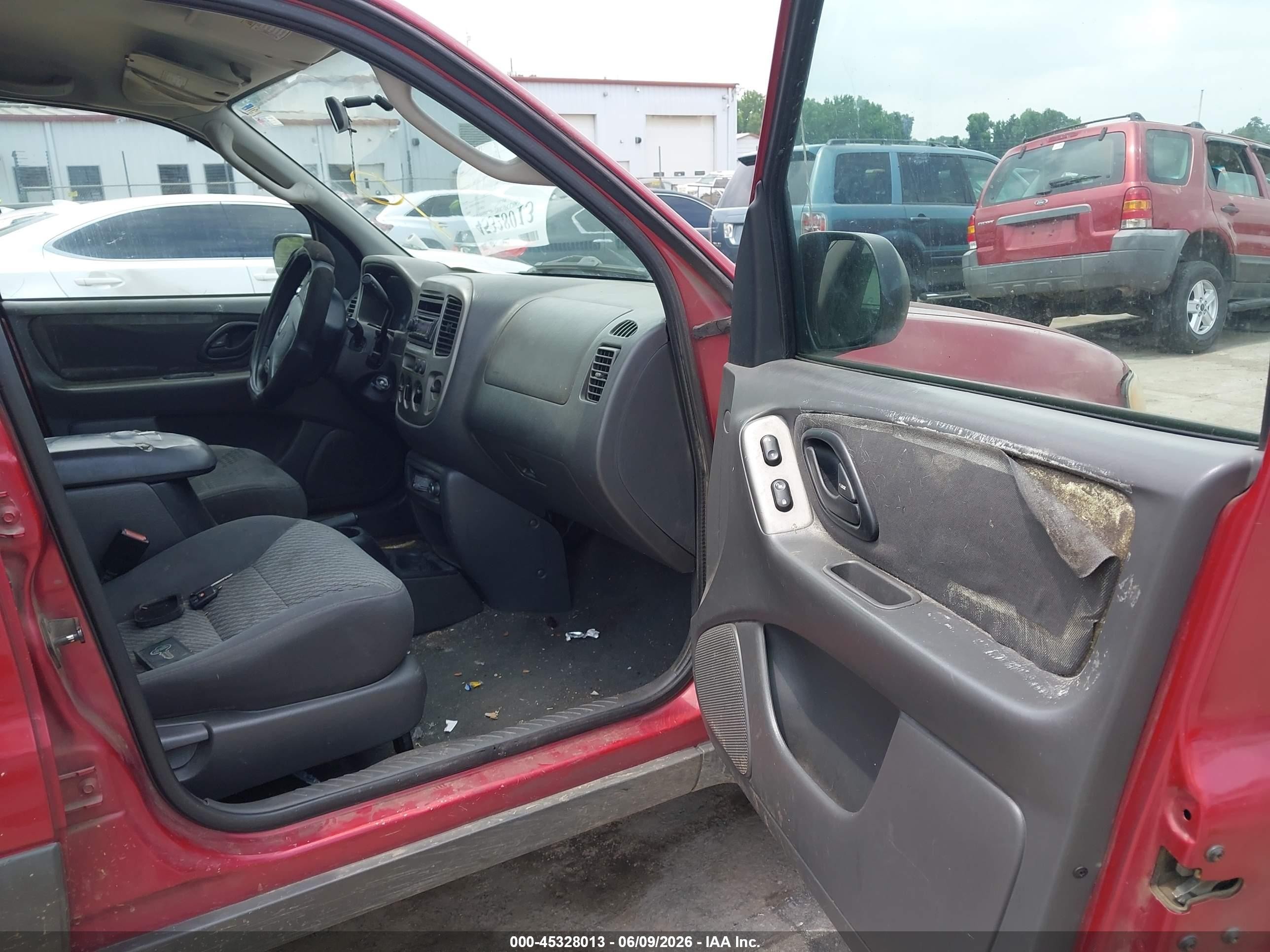 2004 Ford Escape Xlt Red vin: 1FMYU03164KA32193