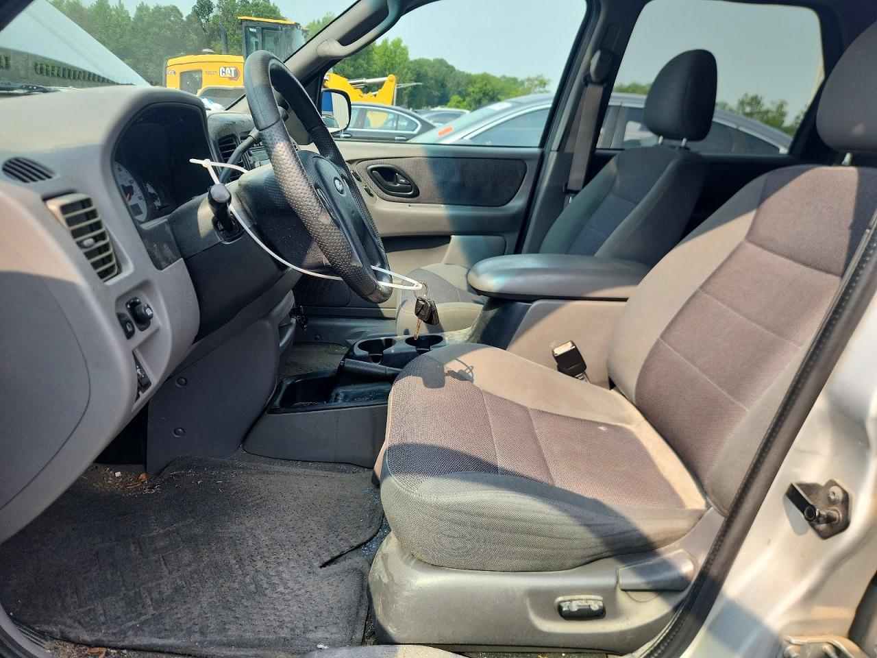 2002 Ford Escape Xlt Silver vin: 1FMYU03172KB24488