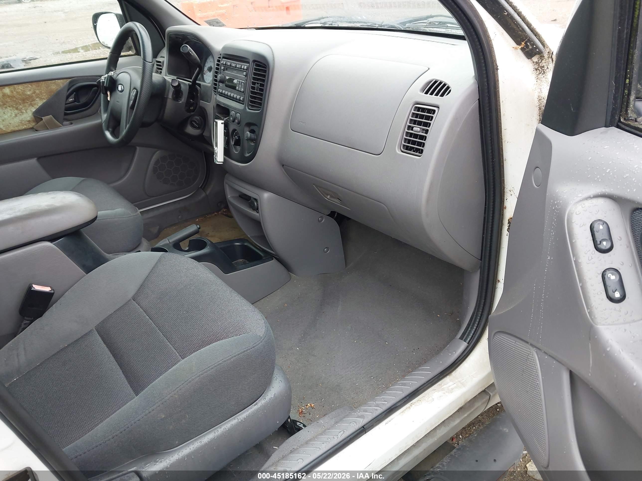 2002 Ford Escape Xlt White vin: 1FMYU03172KB37967