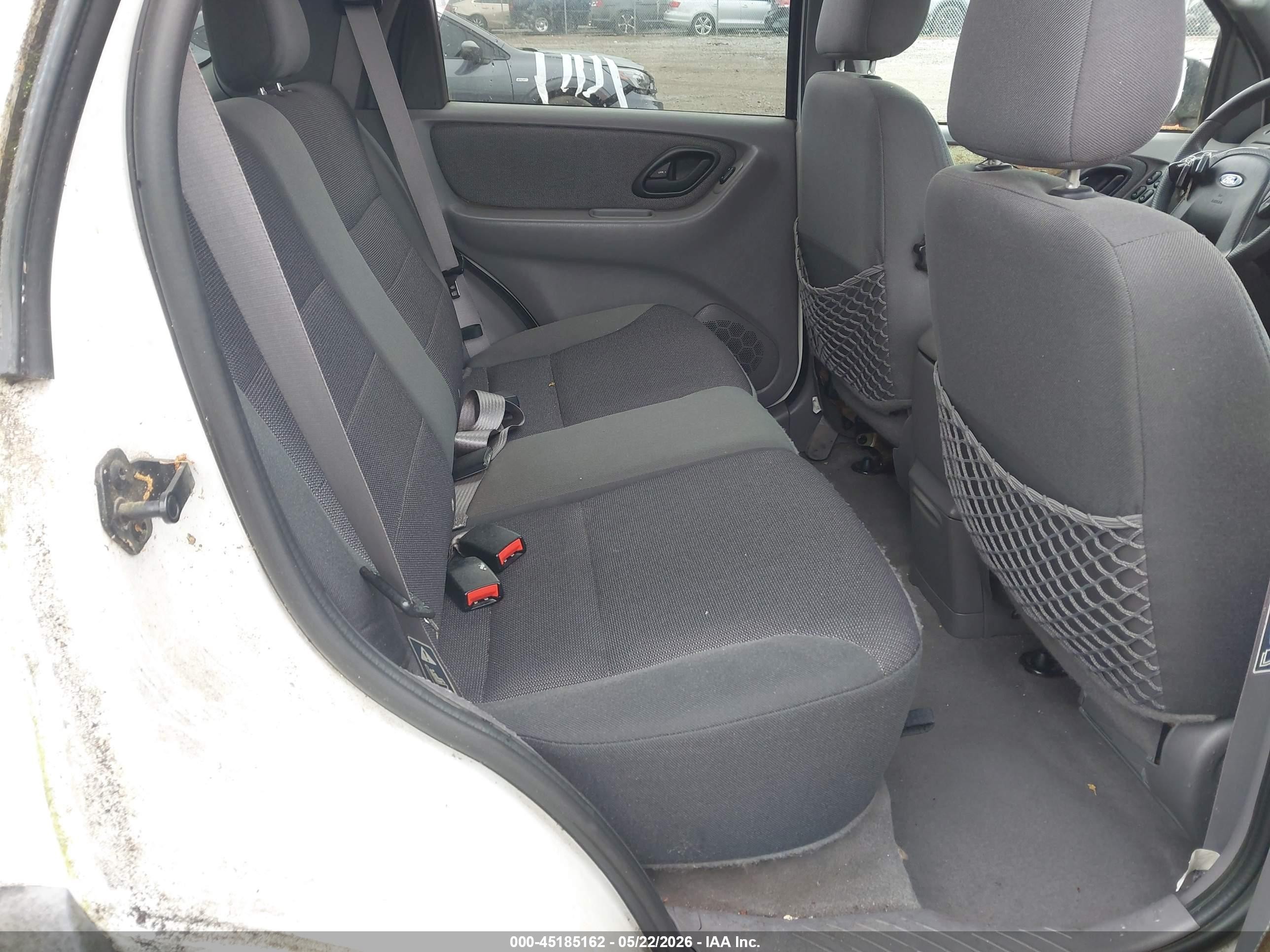 2002 Ford Escape Xlt White vin: 1FMYU03172KB37967
