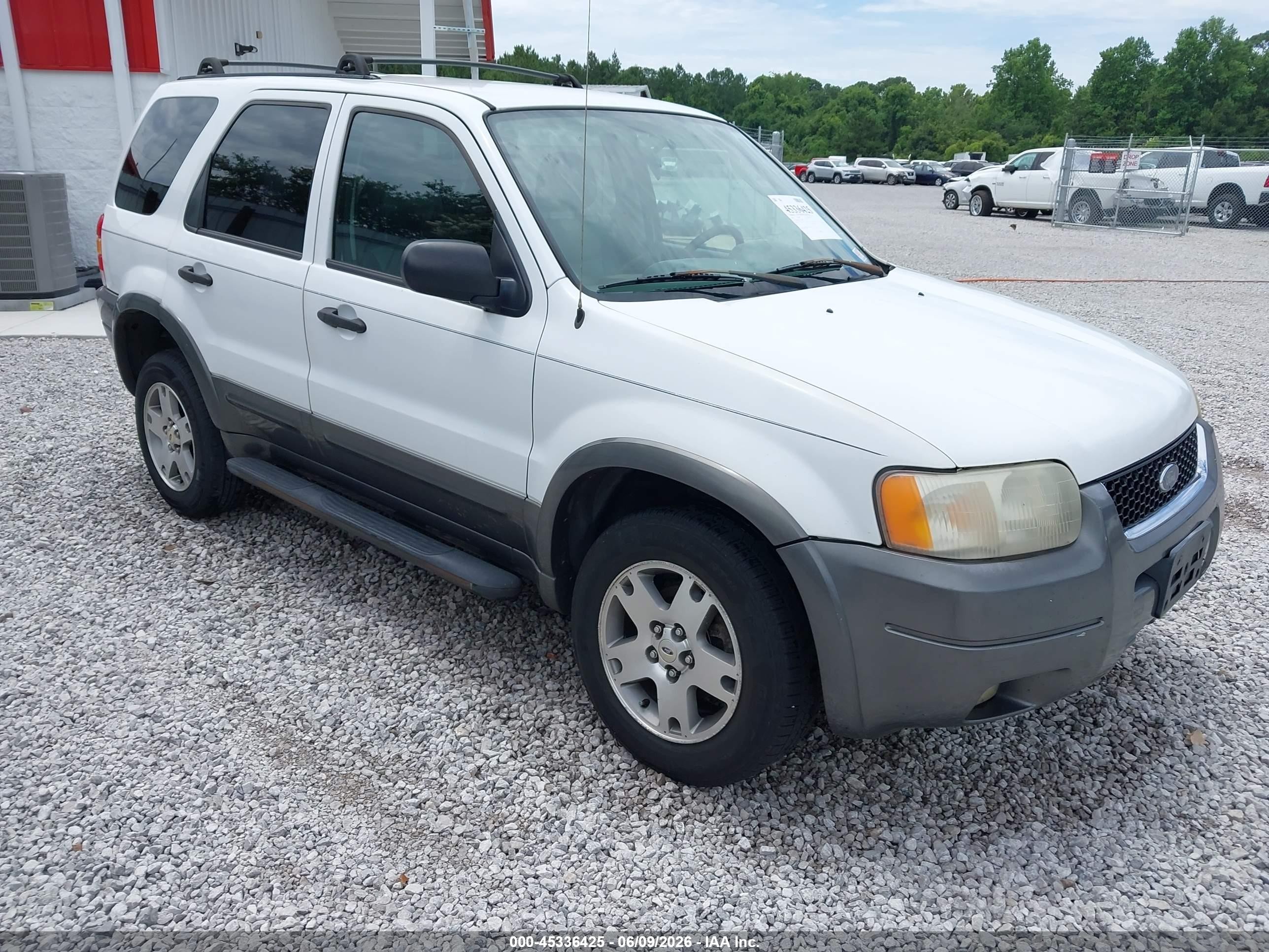 2004 Ford Escape Xlt White vin: 1FMYU03174KA80852